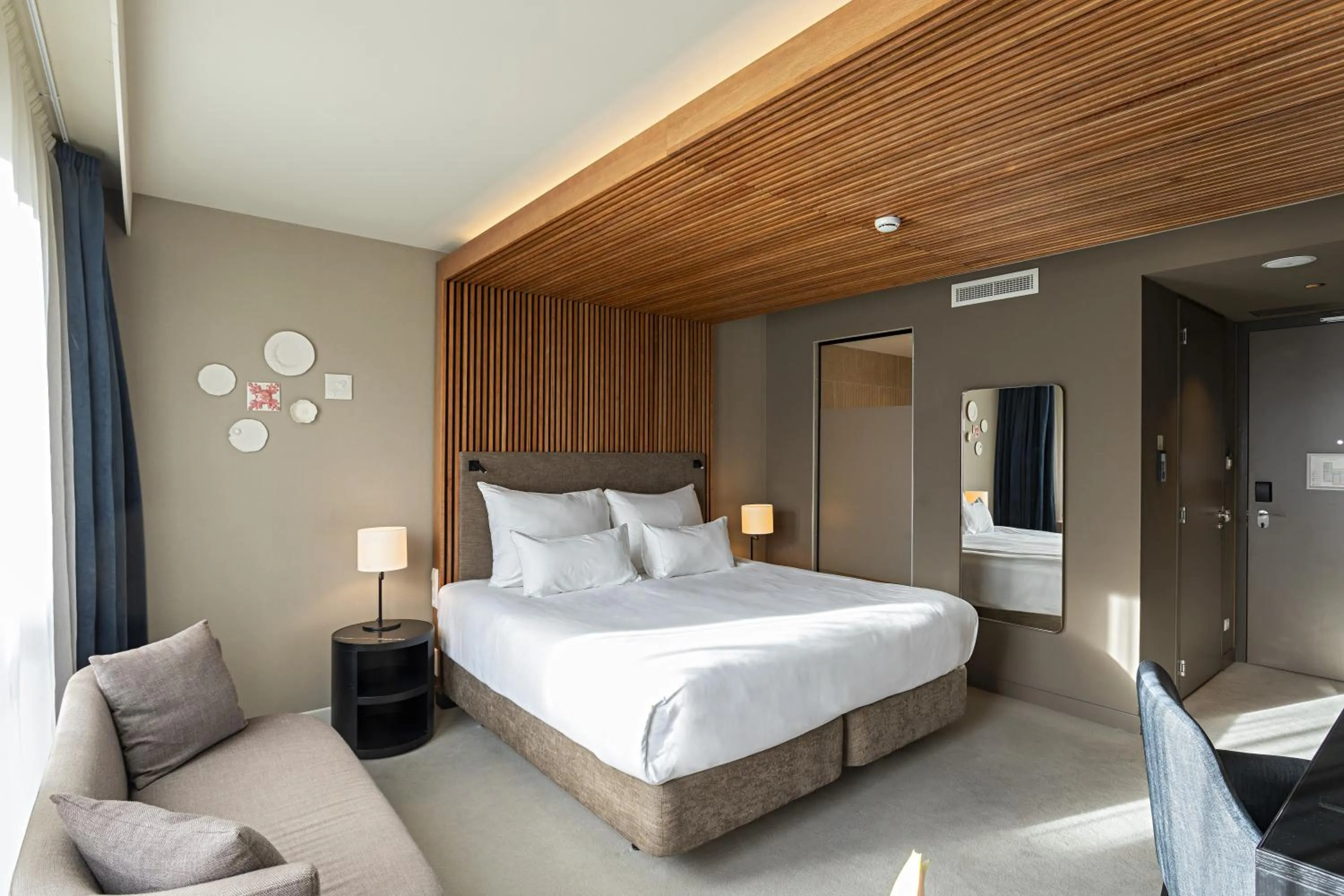 Executive Double Room with Parking Included in Pestana Amsterdam Riverside