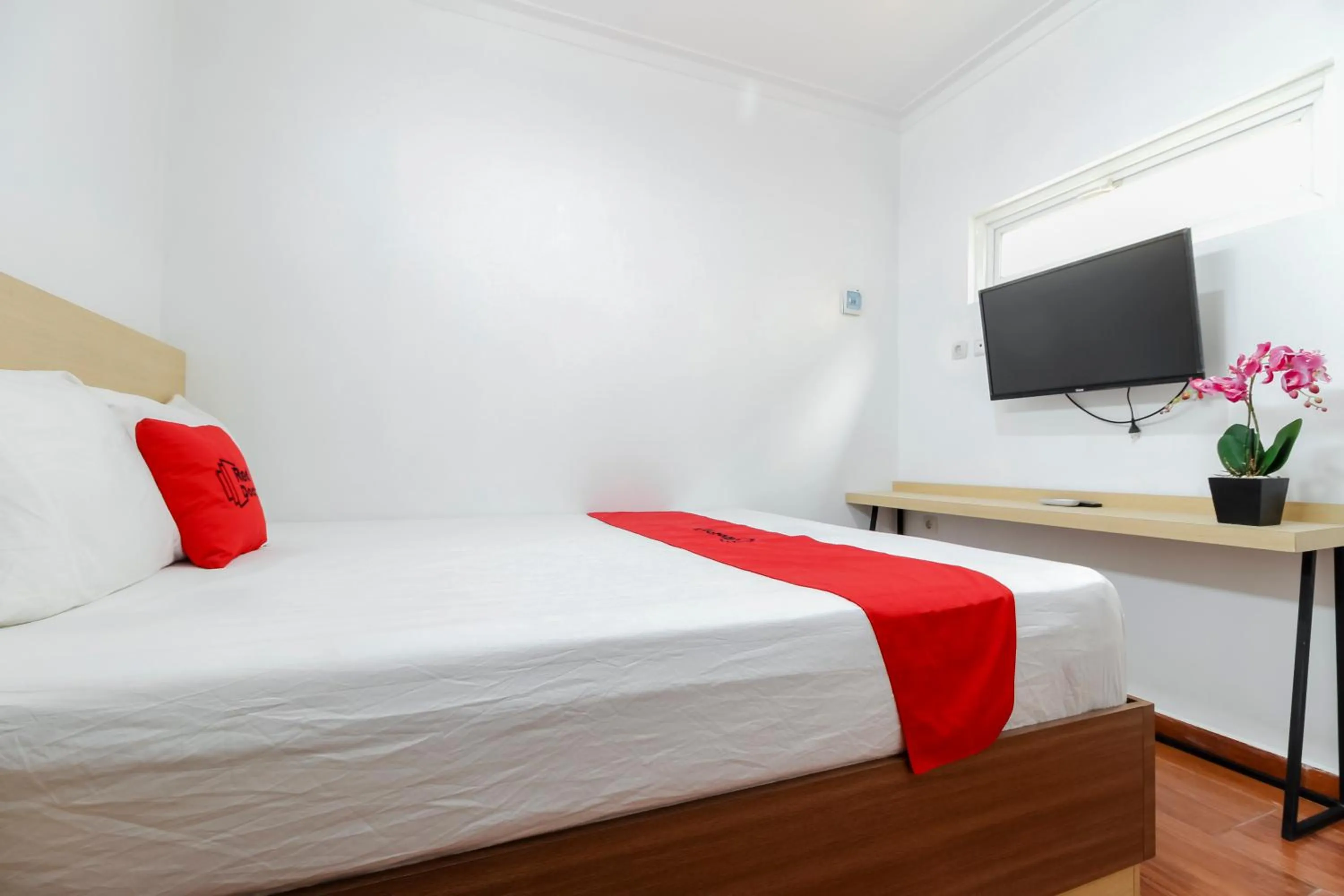 Double Room in RedDoorz Plus near Jogja Kembali Monument