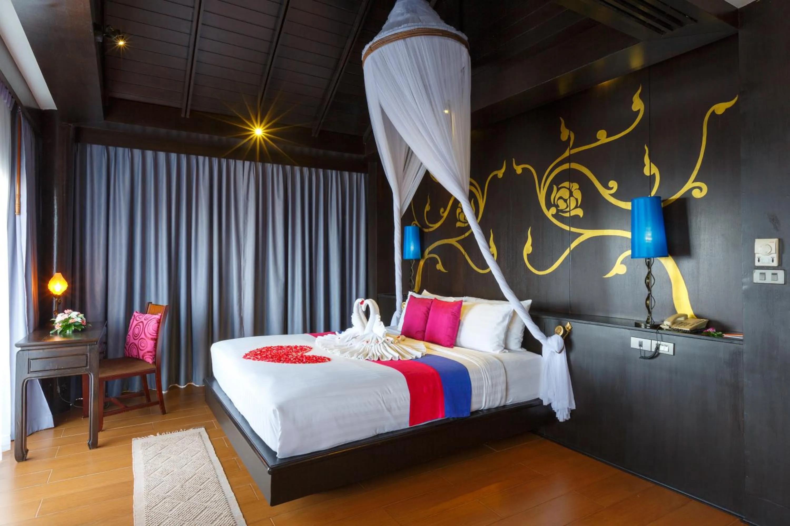 Tropical Thai Villa with Sea View in Namaka Resort Kamala