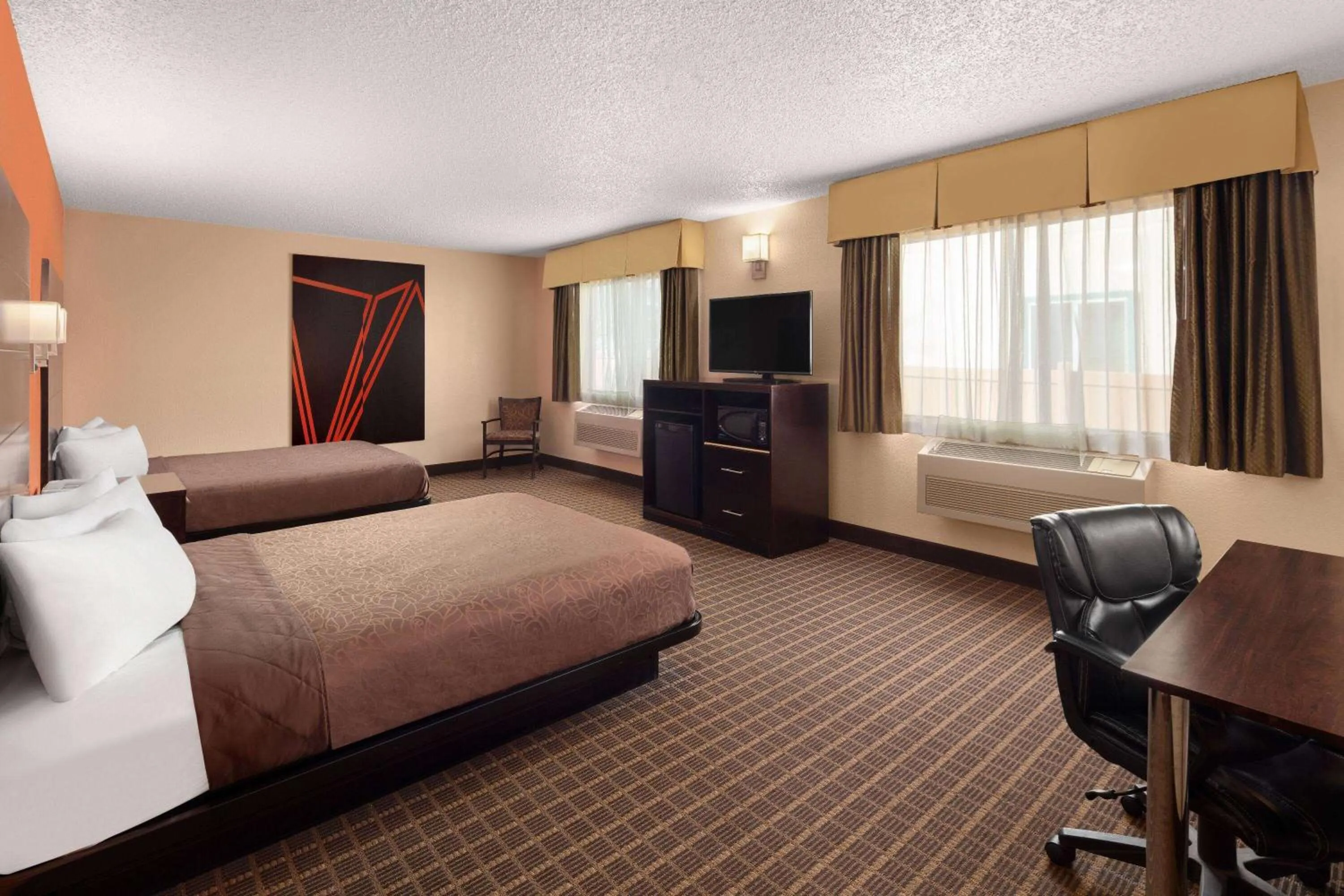 Queen Room with Two Queen Beds - Mobility Access/Non-Smoking in Howard Johnson by Wyndham Williams