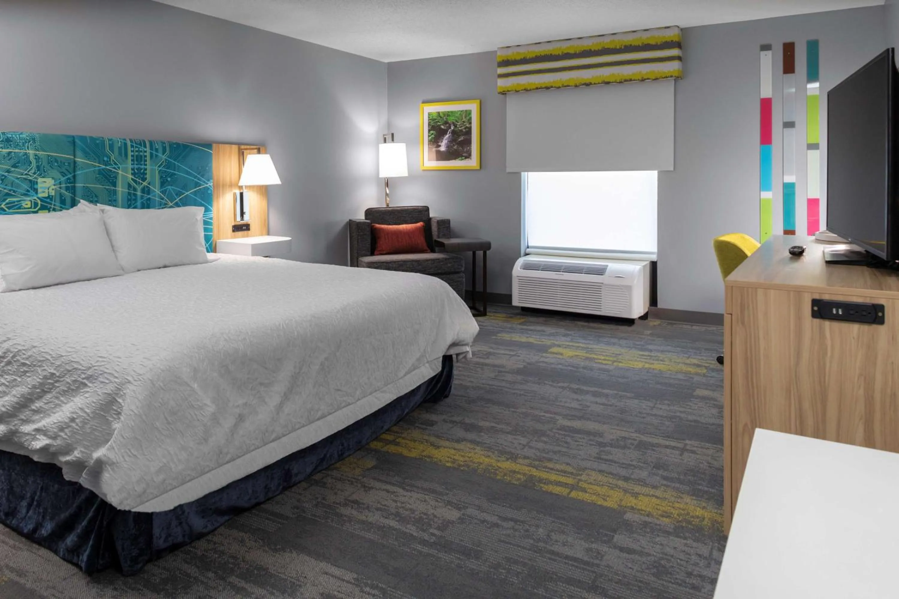 King Room - Mobility Access/Non-Smoking in Hampton Inn Gretna - Smith Mountain Lake