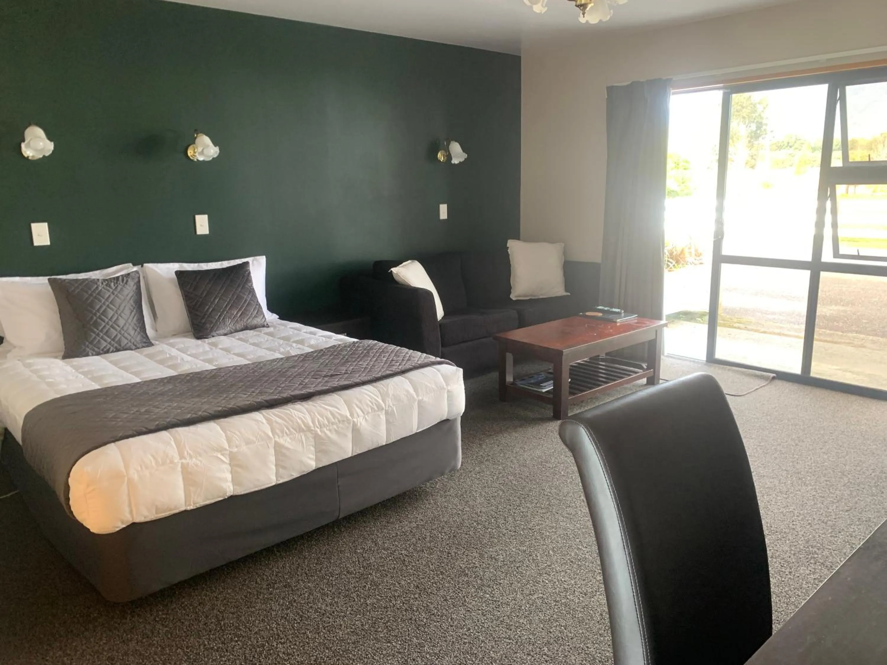 Executive Studio in Mt Cook View Motel - Fox Glacier