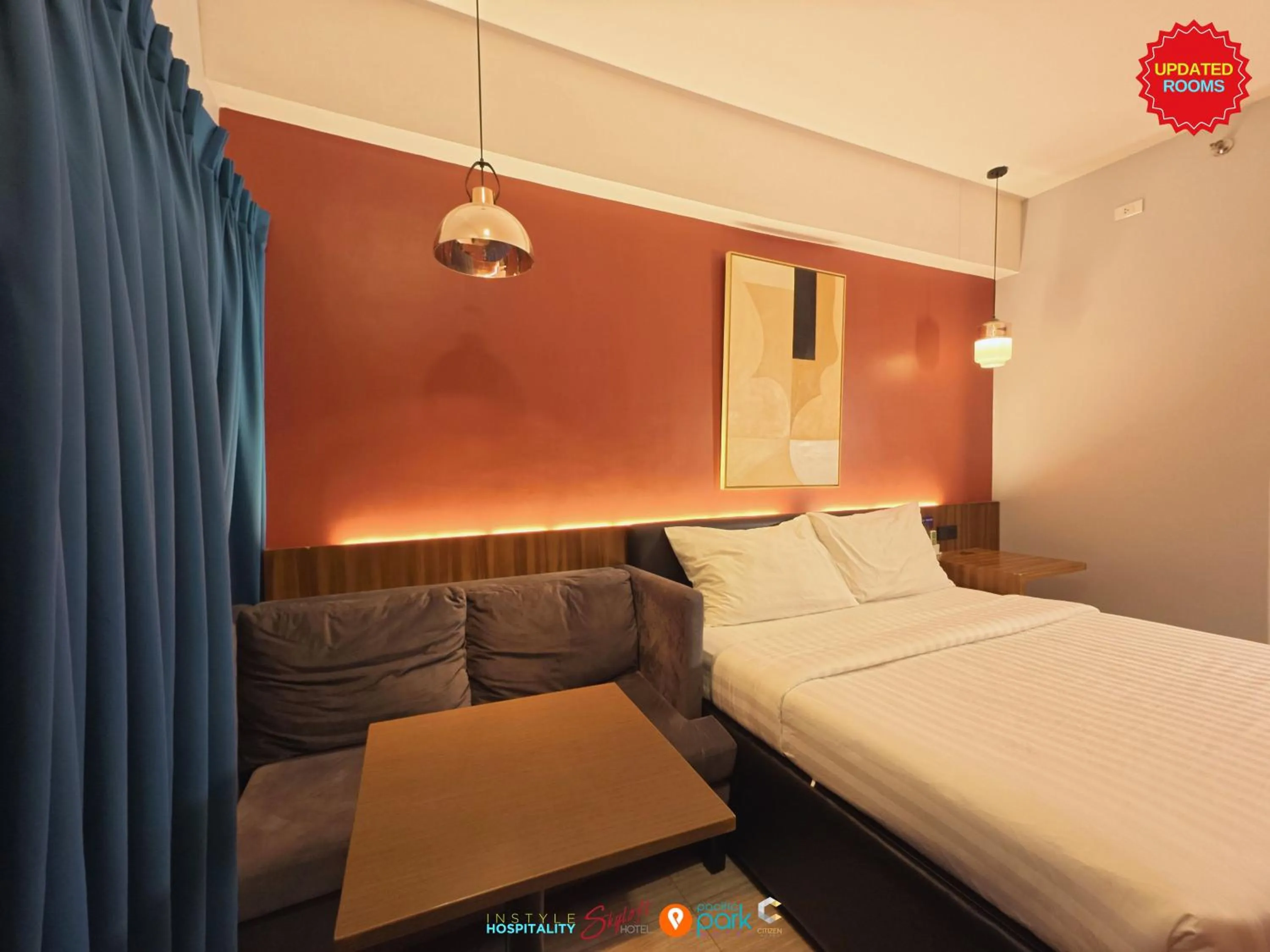 Deluxe Queen Room in Skyloft Hotel