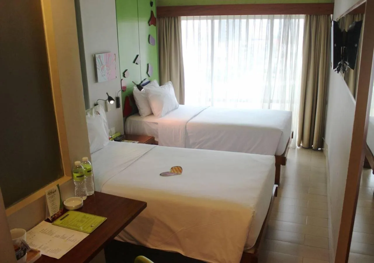 Max Happiness Twin Bed in MaxOneHotels at Sabang