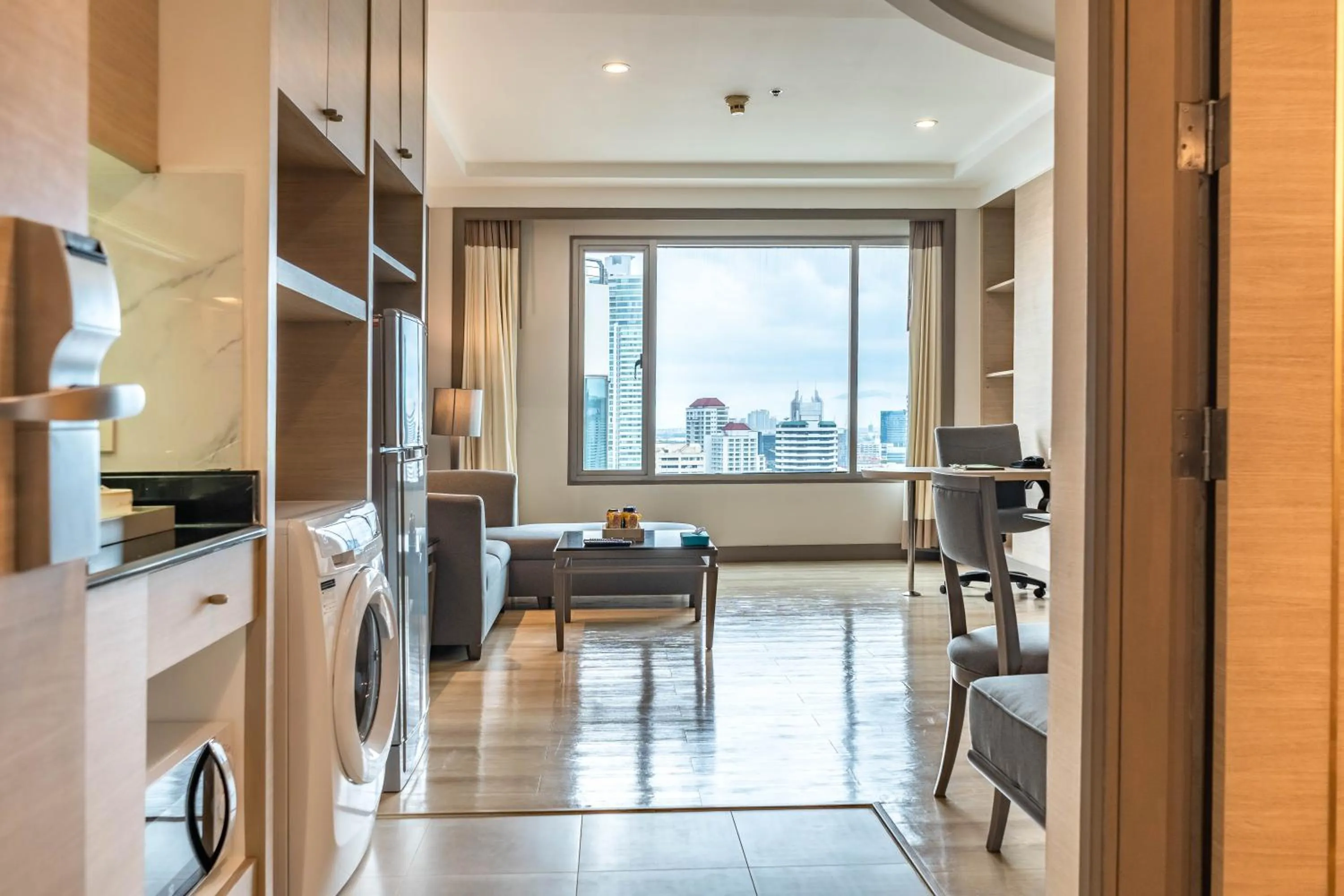 Deluxe Suite One-Bedroom in Jasmine City Hotel