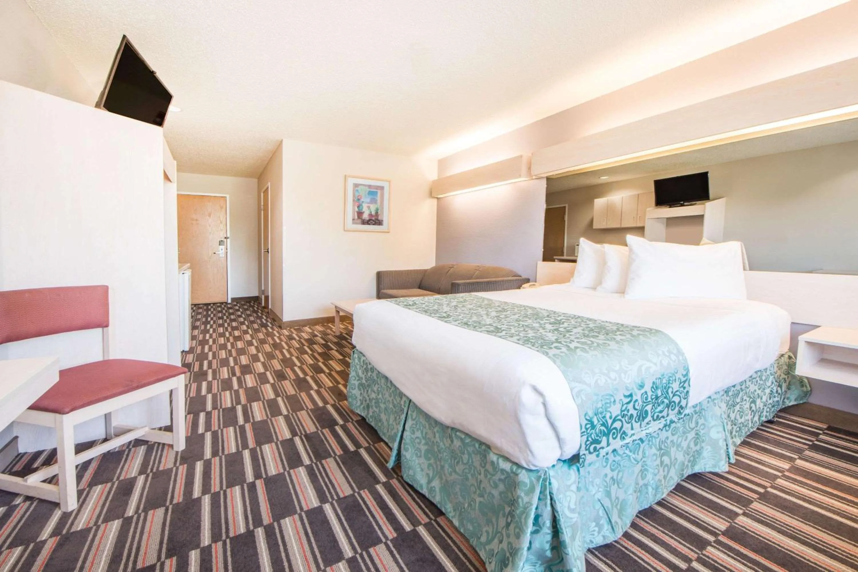 Queen Studio Suite - Mobility Access/Non-Smoking in Microtel Inn & Suites Claremore Route 66