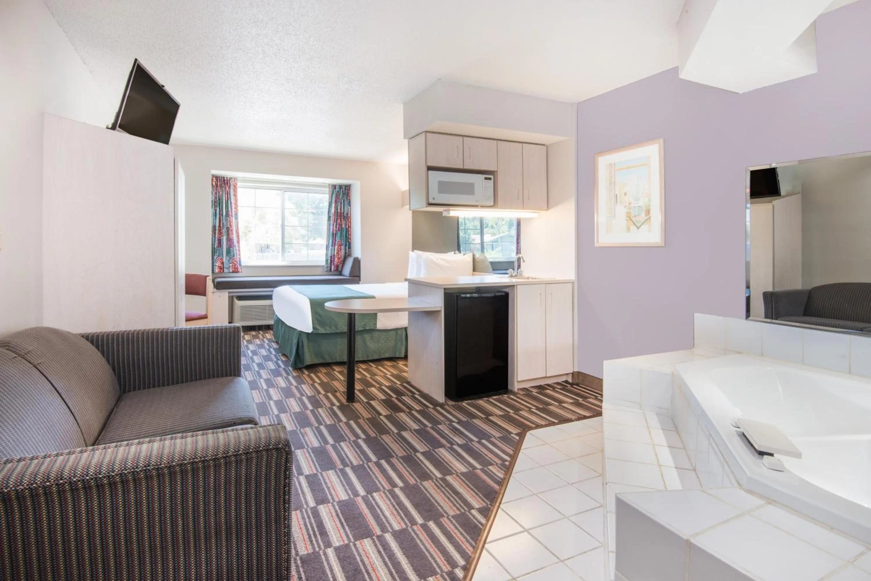 Deluxe Queen Studio Suite - Non-Smoking in Microtel Inn & Suites Claremore Route 66