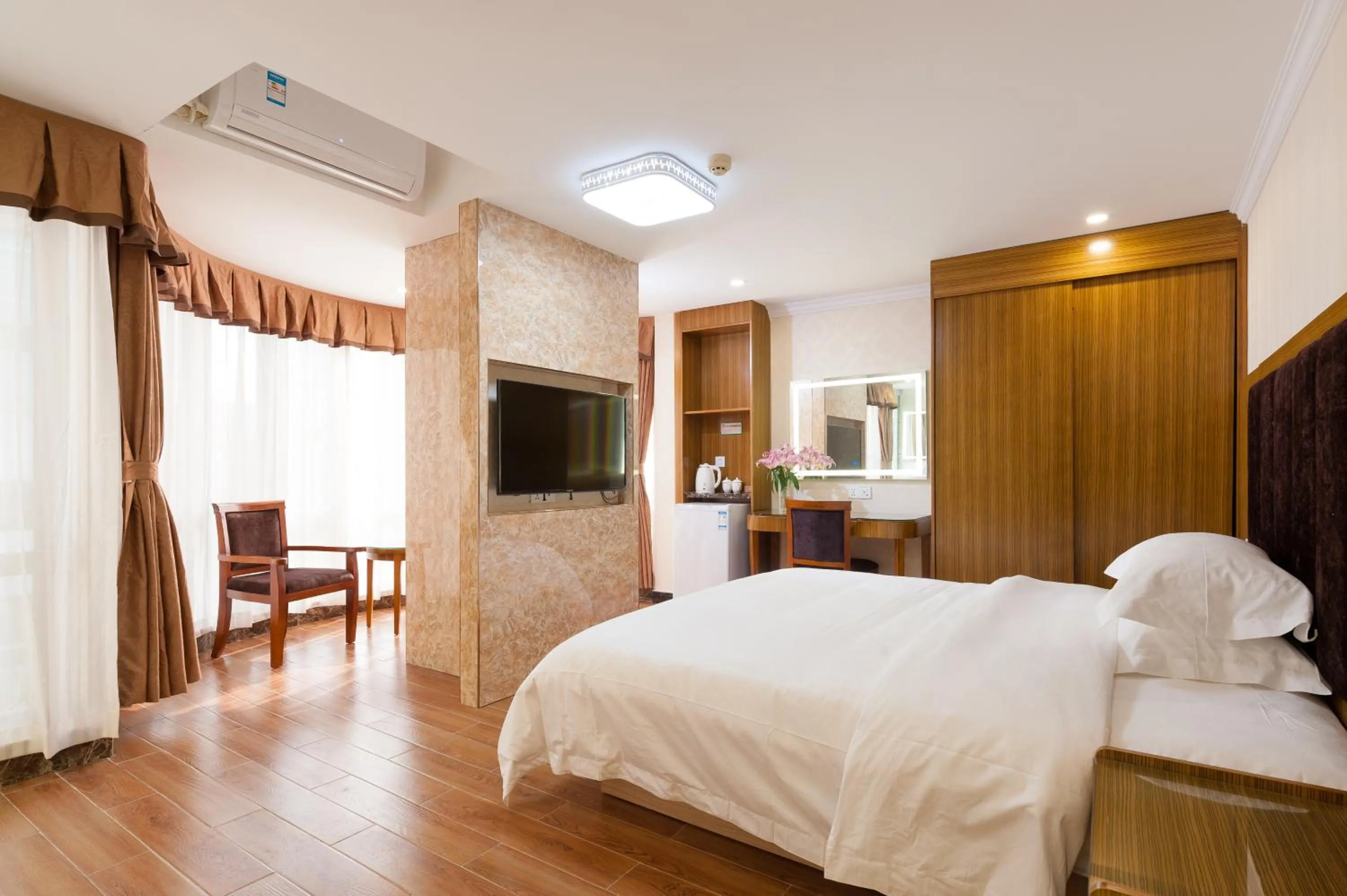 Queen Room in Guangzhou Compass Hotel