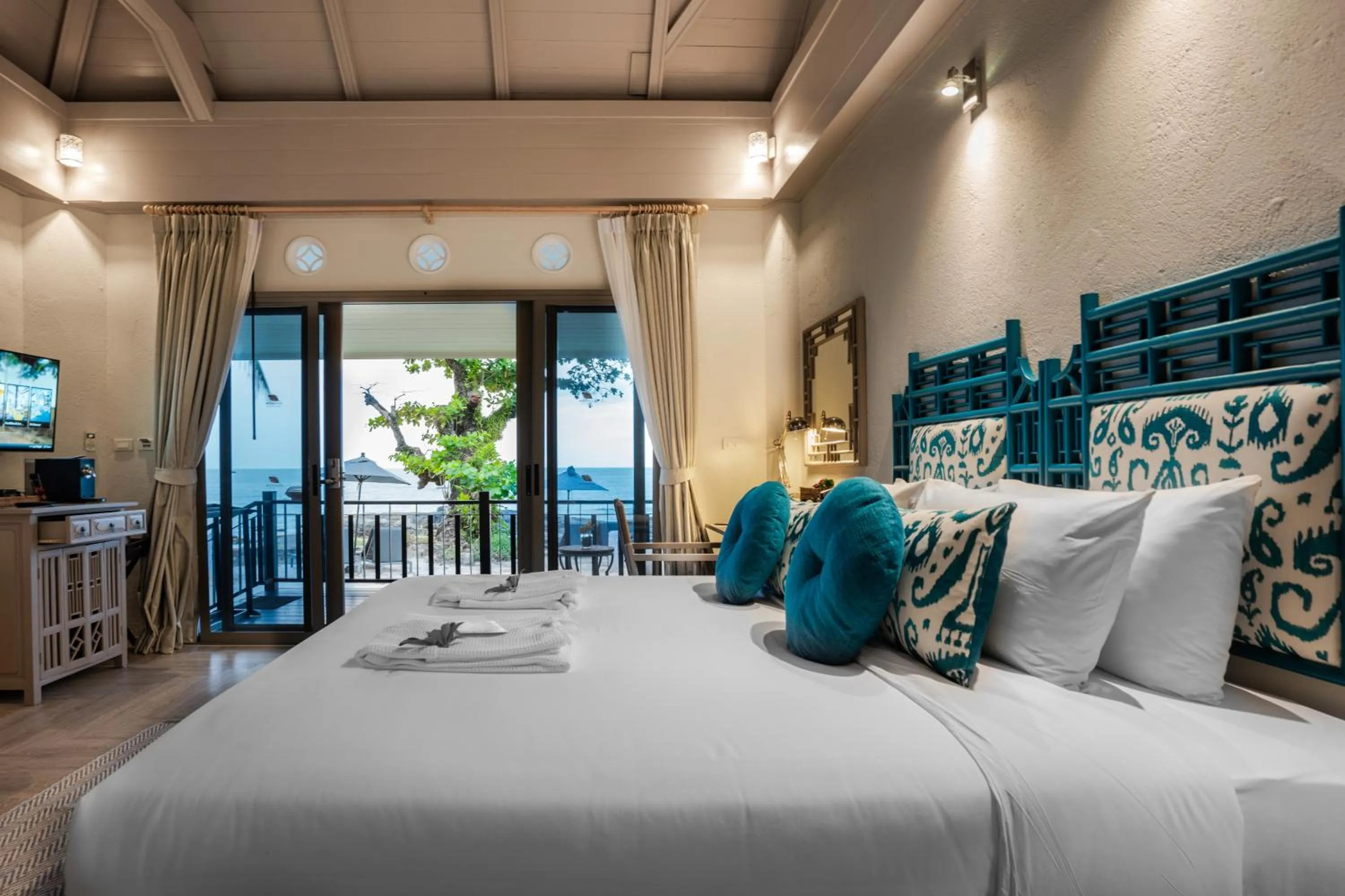 Beachfront Deluxe Double Room in Moracea by Khao Lak Resort