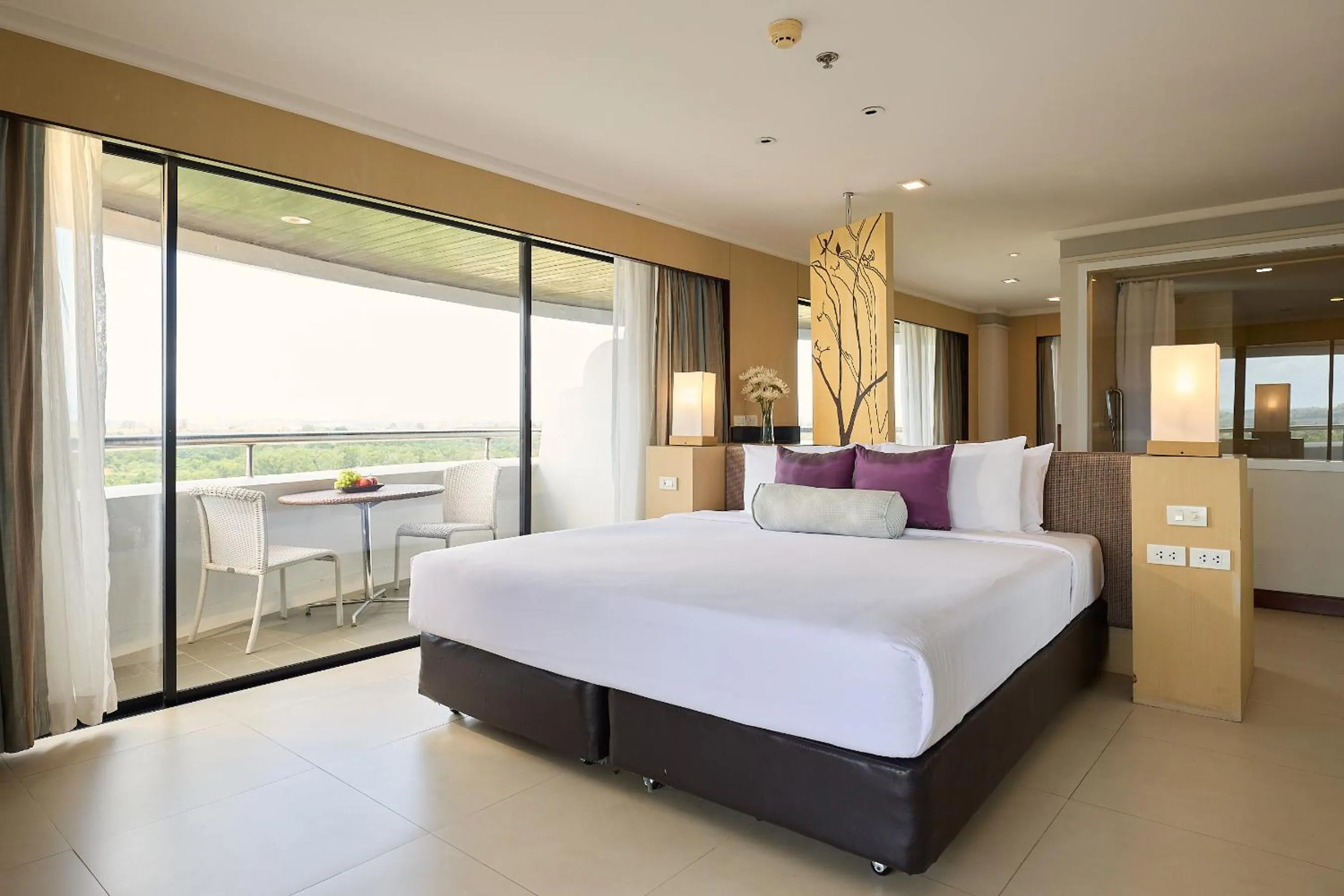 Corner Deluxe Double Room in Rua Rasada Hotel - The Ideal Venue for Meetings & Events