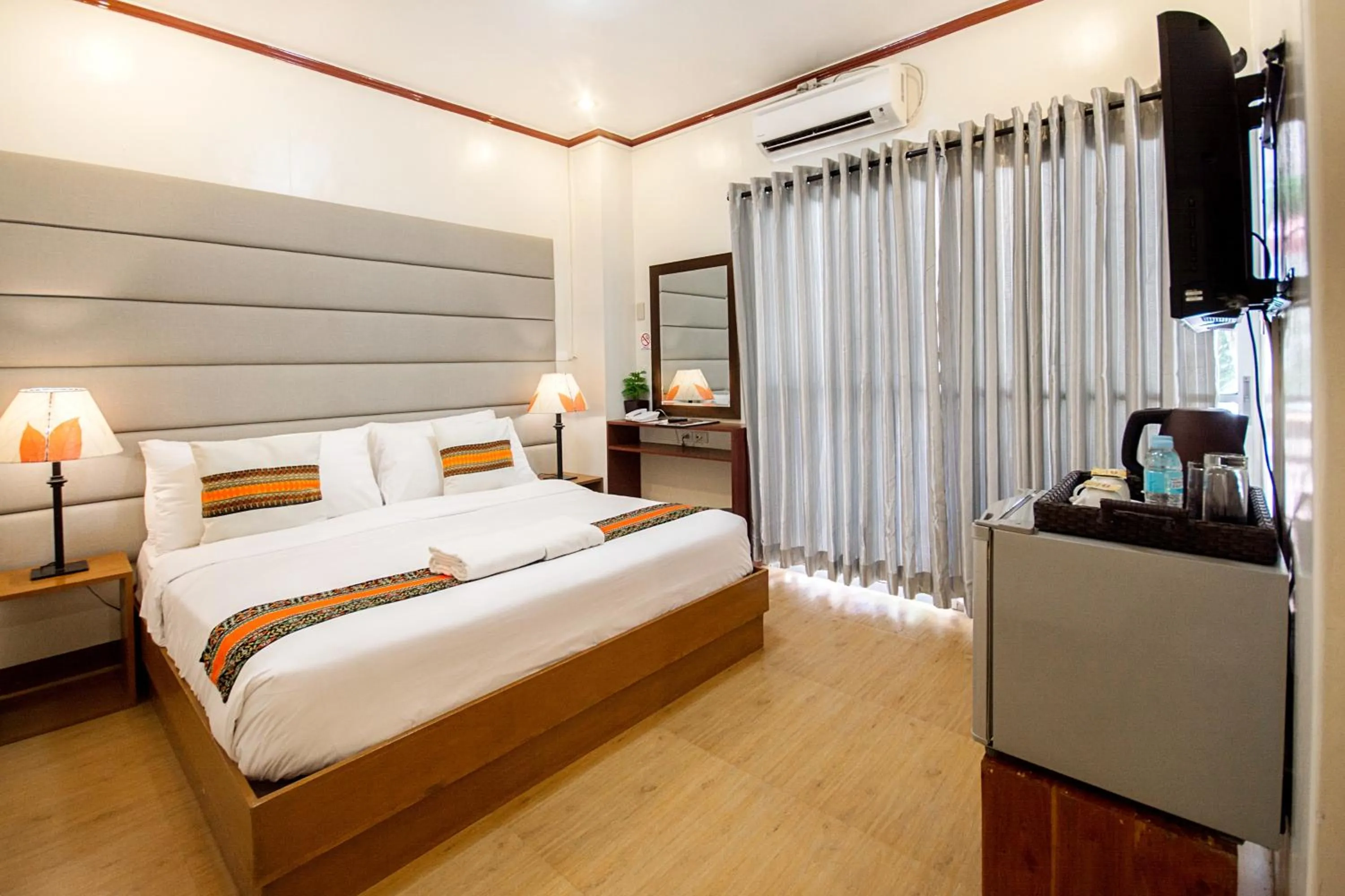 Superior Twin Room in Sur Beach Resort Boracay