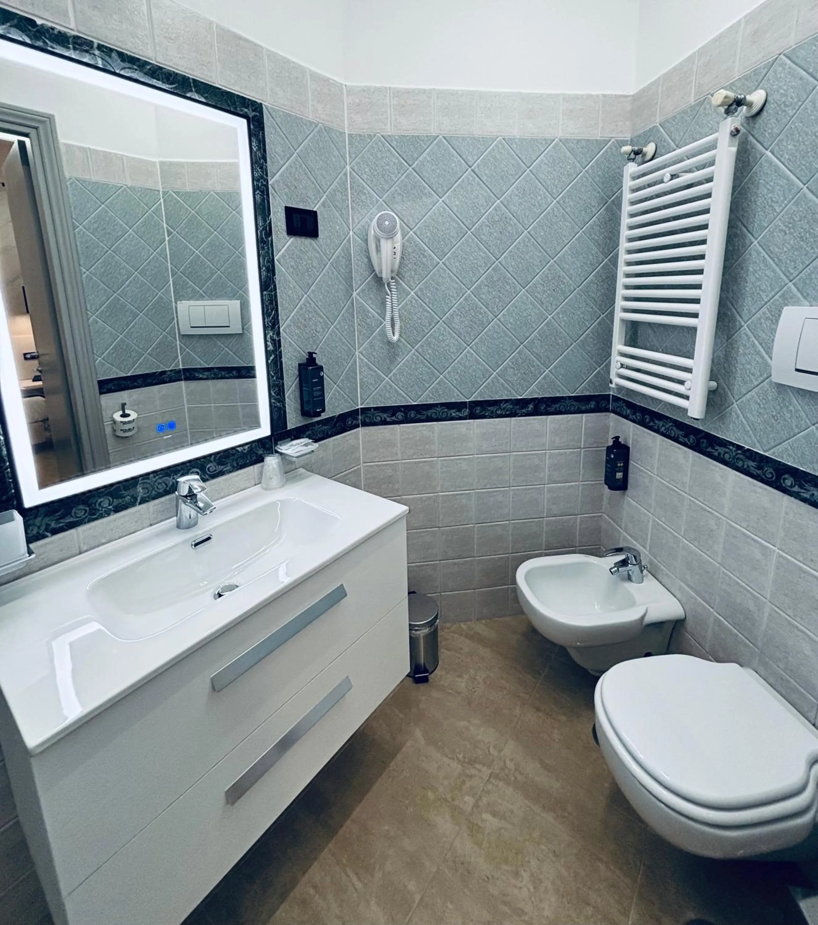 Superior Deluxe Double with Pool Access in Park Hotel Imperatore Adriano