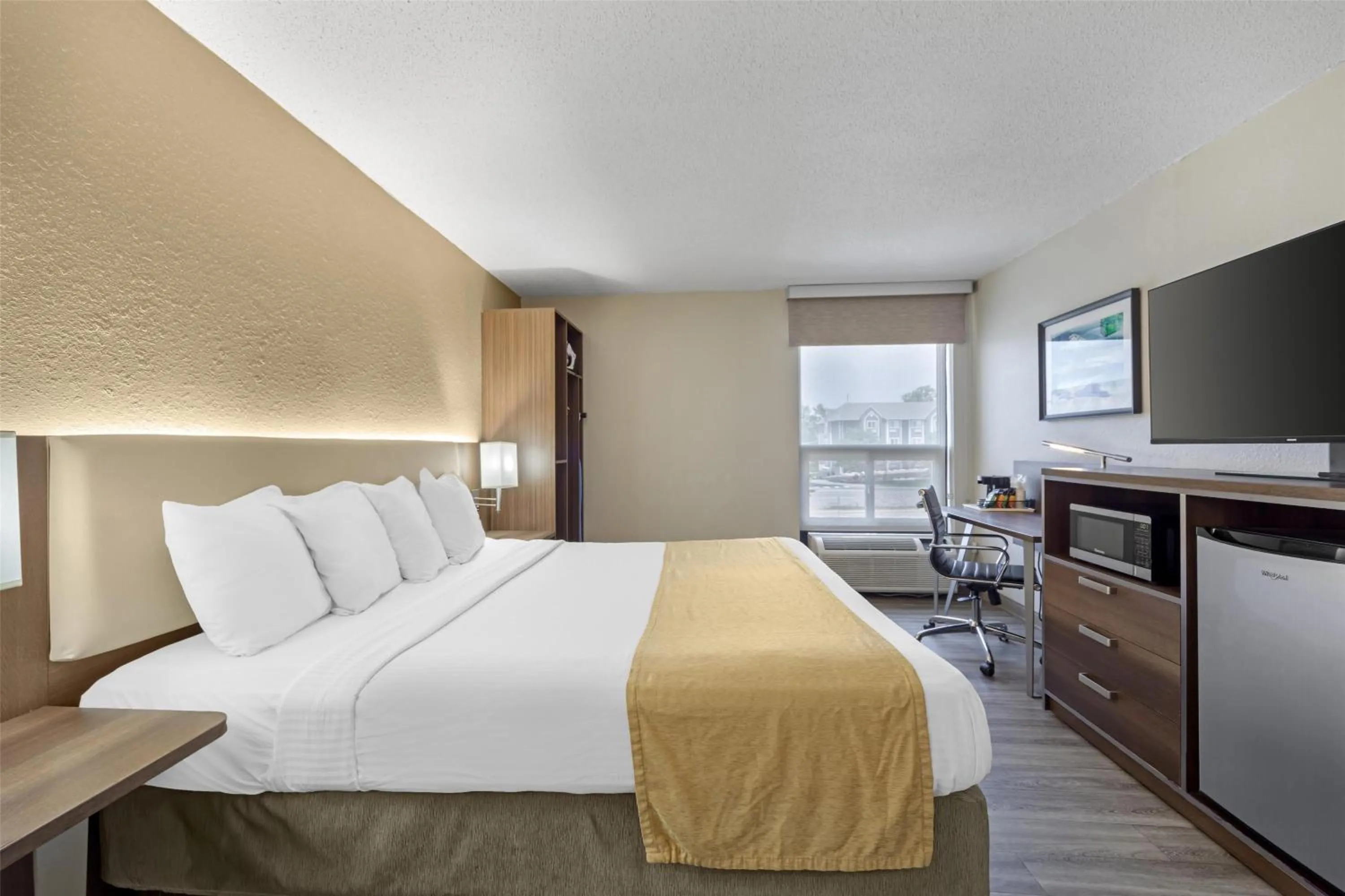 King Room - Smoking  in Best Western Galaxy Inn