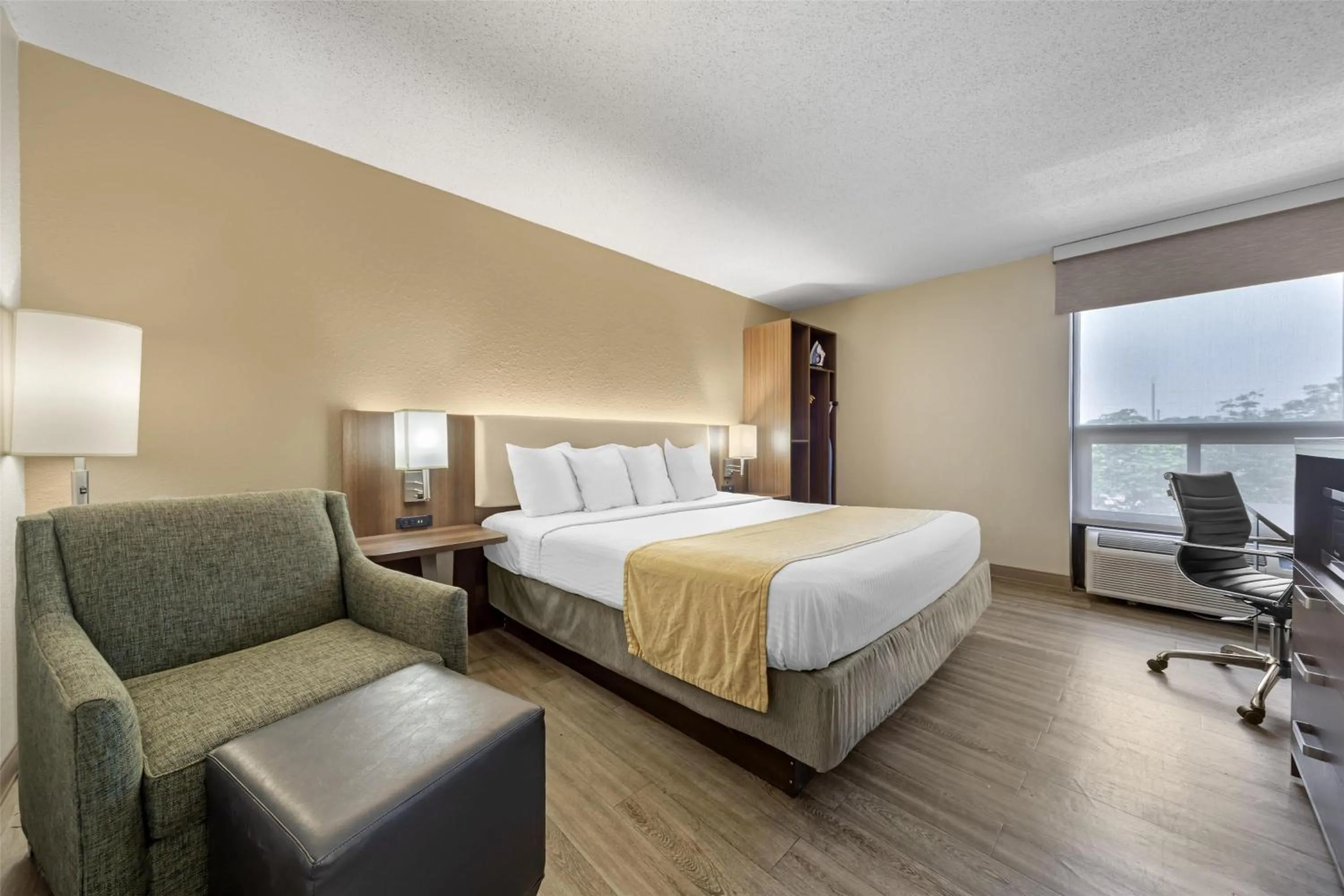 King Bed - Non-Smoking in Best Western Galaxy Inn