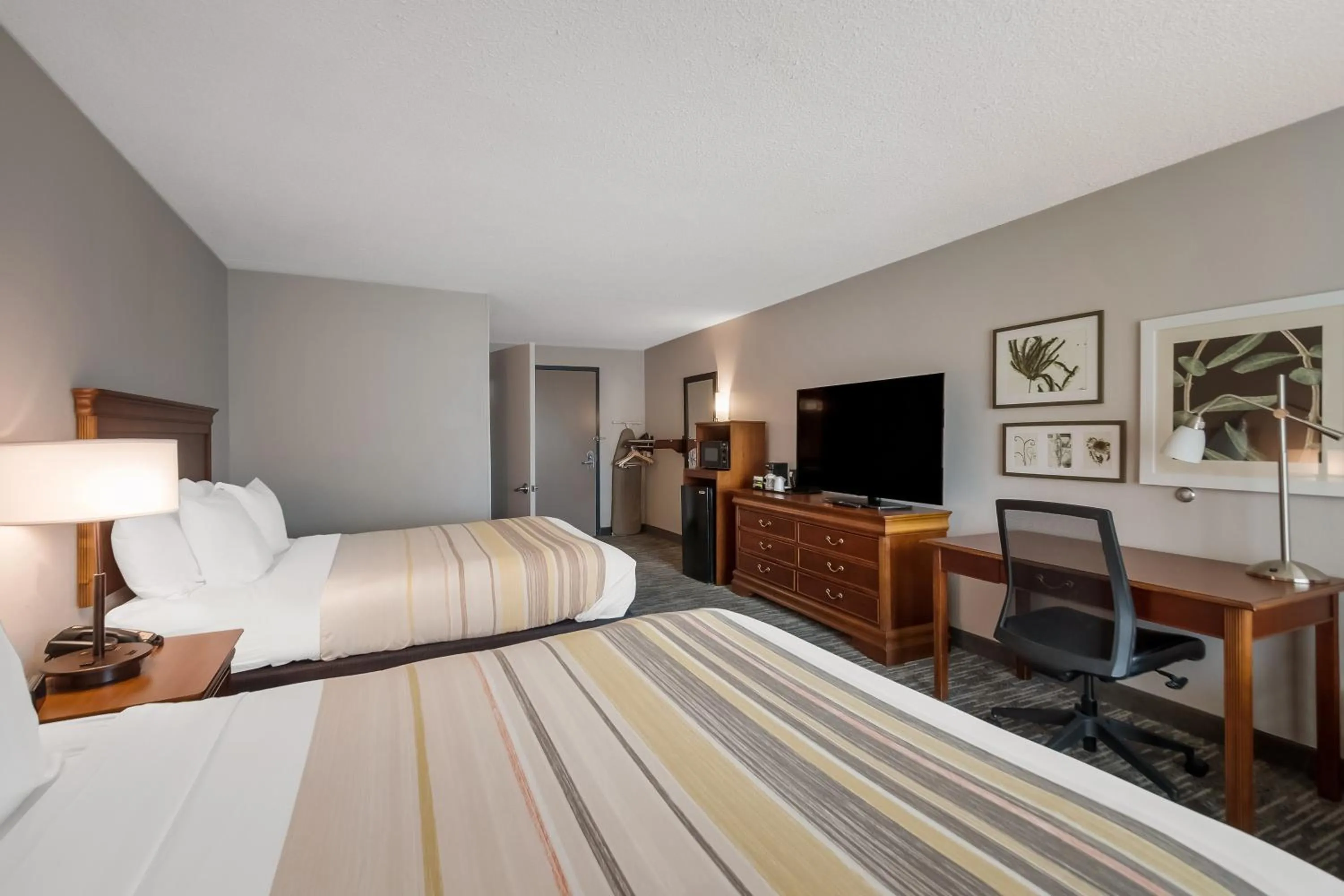 Queen Room with Two Queen Beds - Accessible - Pet Friendly in Country Inn & Suites by Radisson, Fredericksburg South I-95 , VA