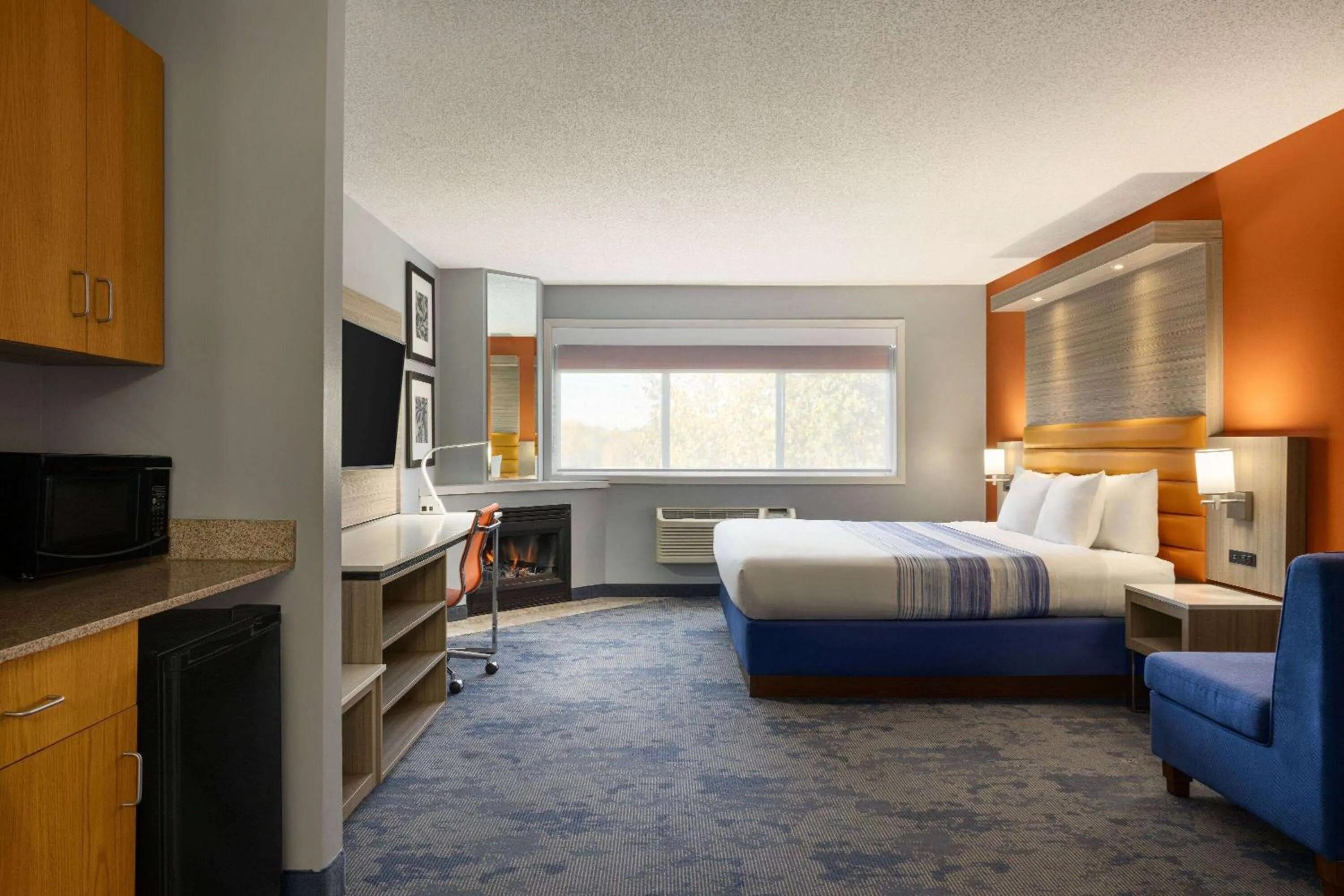 Deluxe King Studio Suite - Non-Smoking in AmericInn by Wyndham Inver Grove Heights Minneapolis