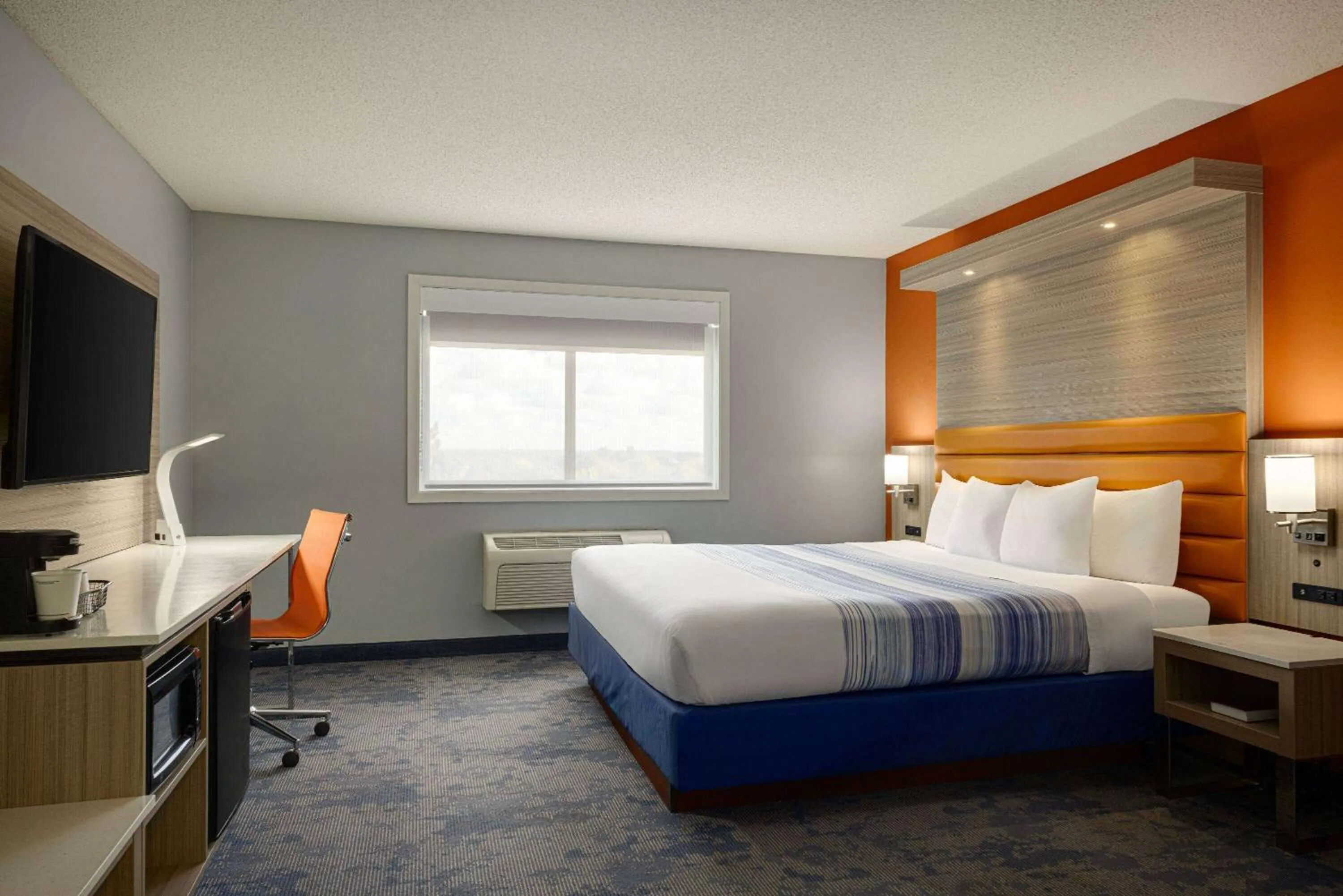King Room - Non-Smoking in AmericInn by Wyndham Inver Grove Heights Minneapolis