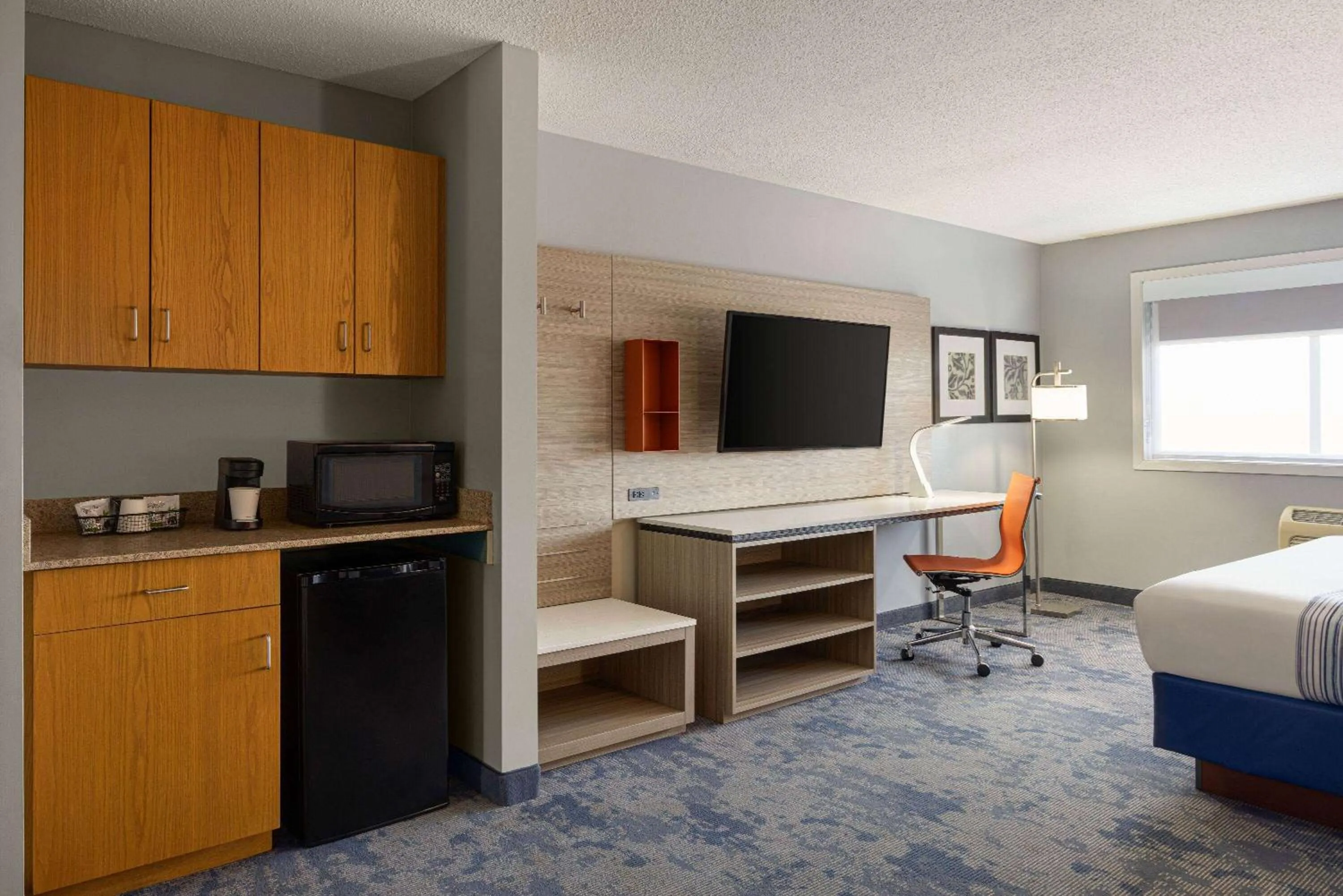 One-Bedroom Superior King Suite - Non-Smoking in AmericInn by Wyndham Inver Grove Heights Minneapolis