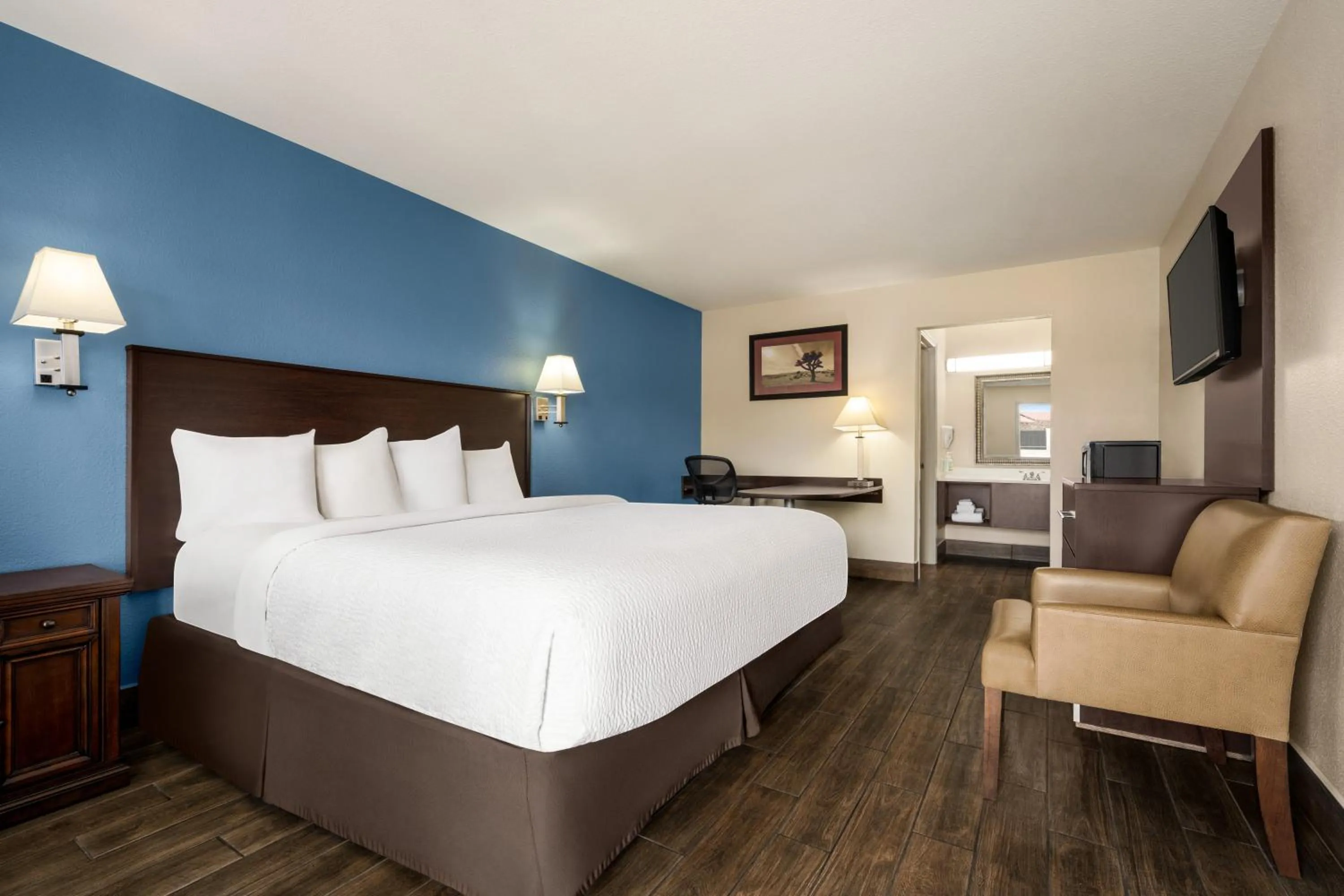 Superior King Room - Non-Smoking in Baymont by Wyndham Kingman