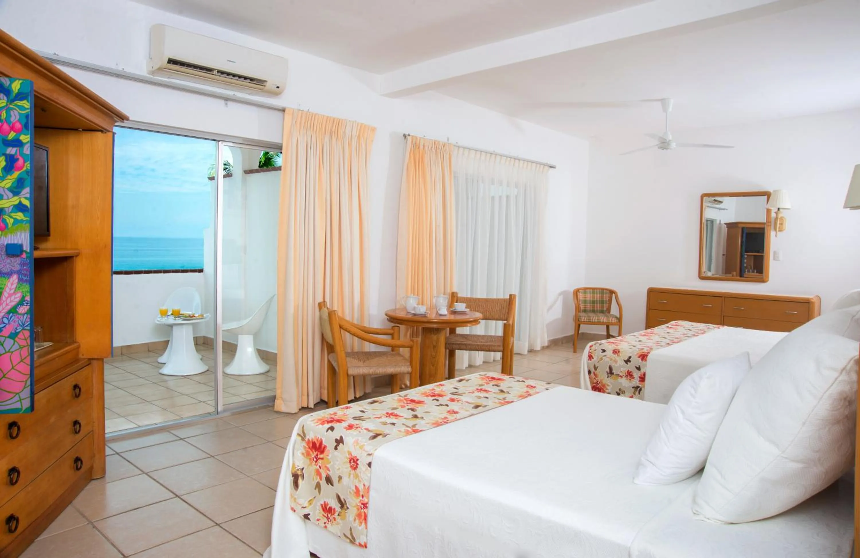 Deluxe Twin Room with Sea View in Tropicana Hotel Puerto Vallarta