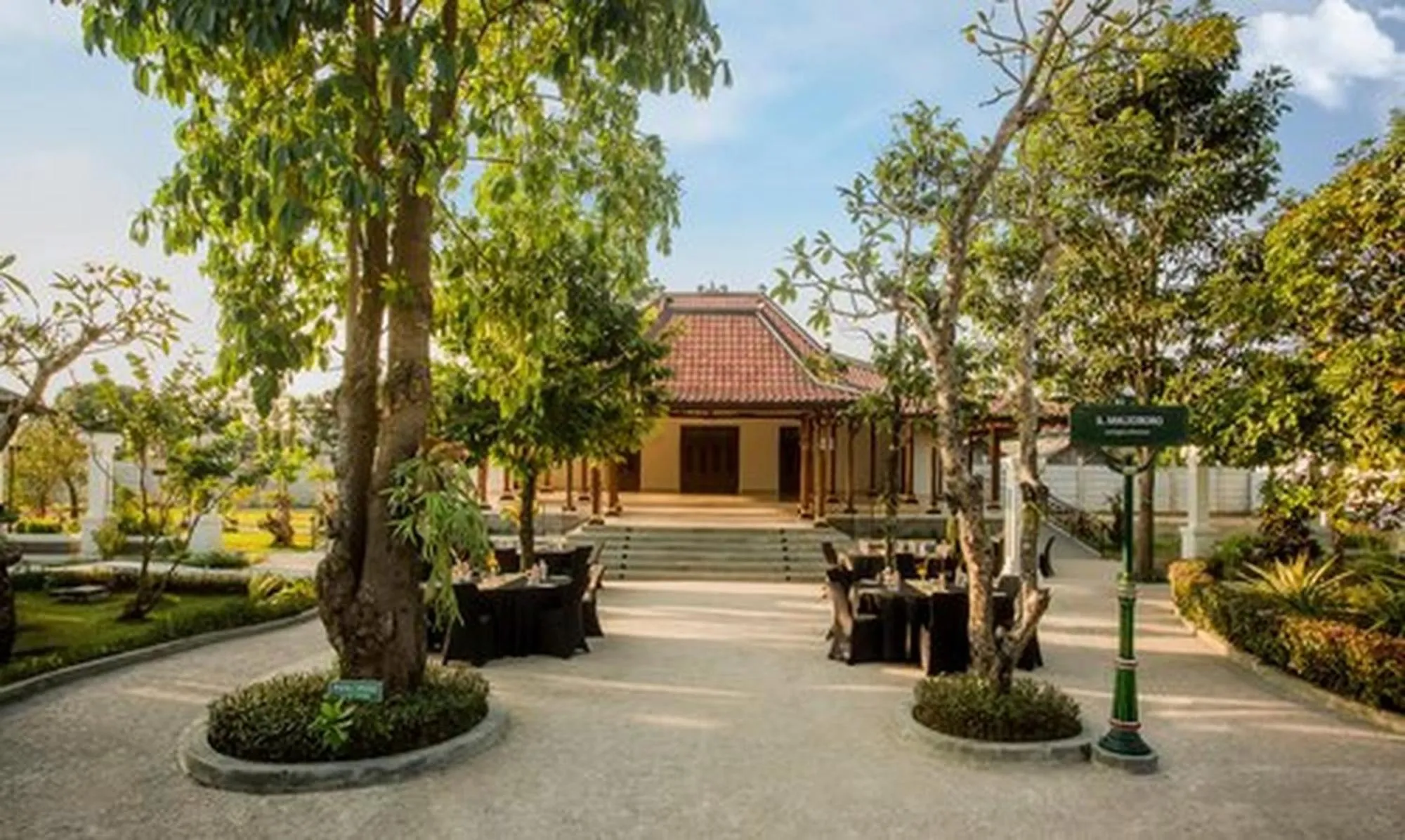 Pendopo Suite Room in Grand Rohan Jogja