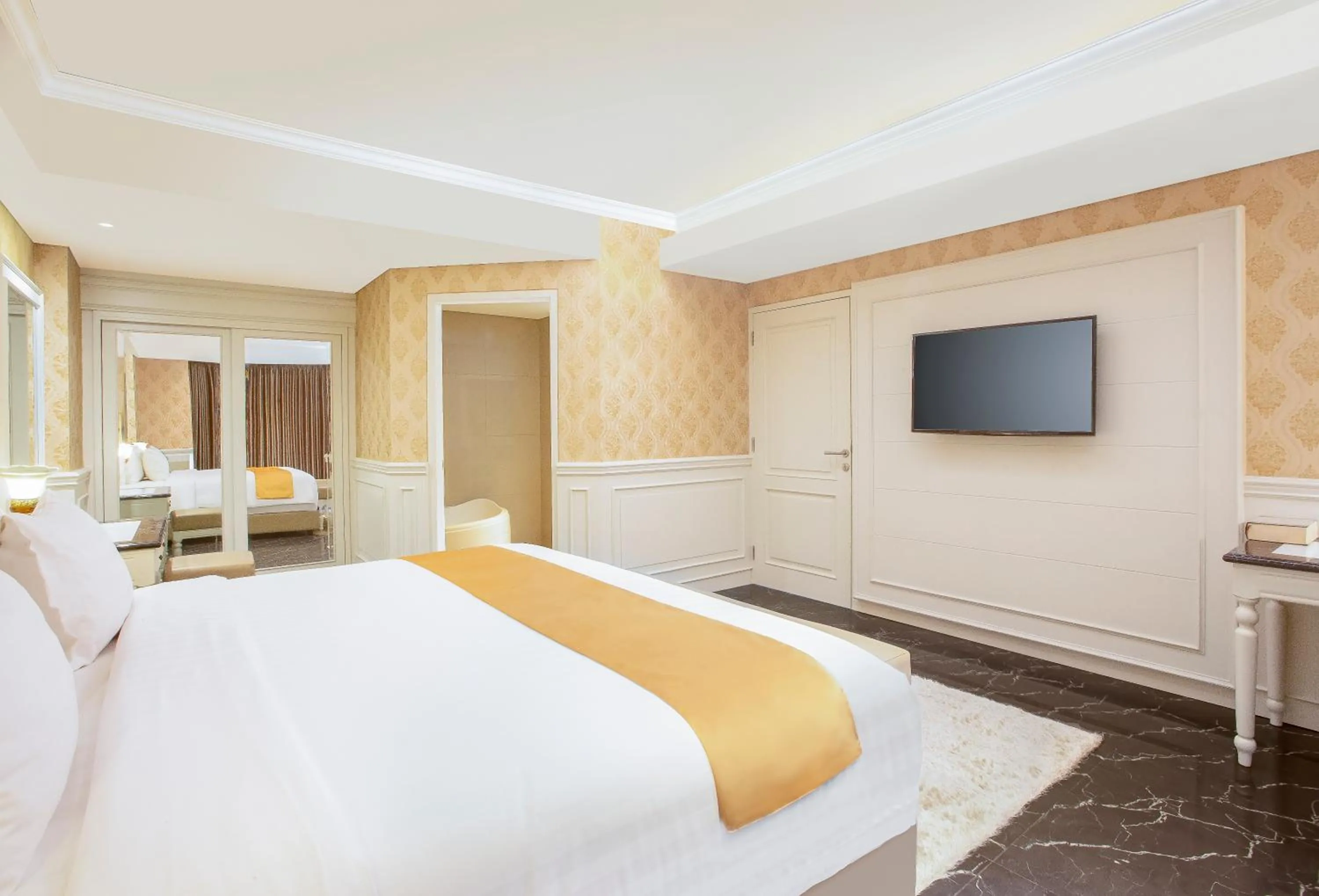 King Suite with Balcony in Grand Rohan Jogja