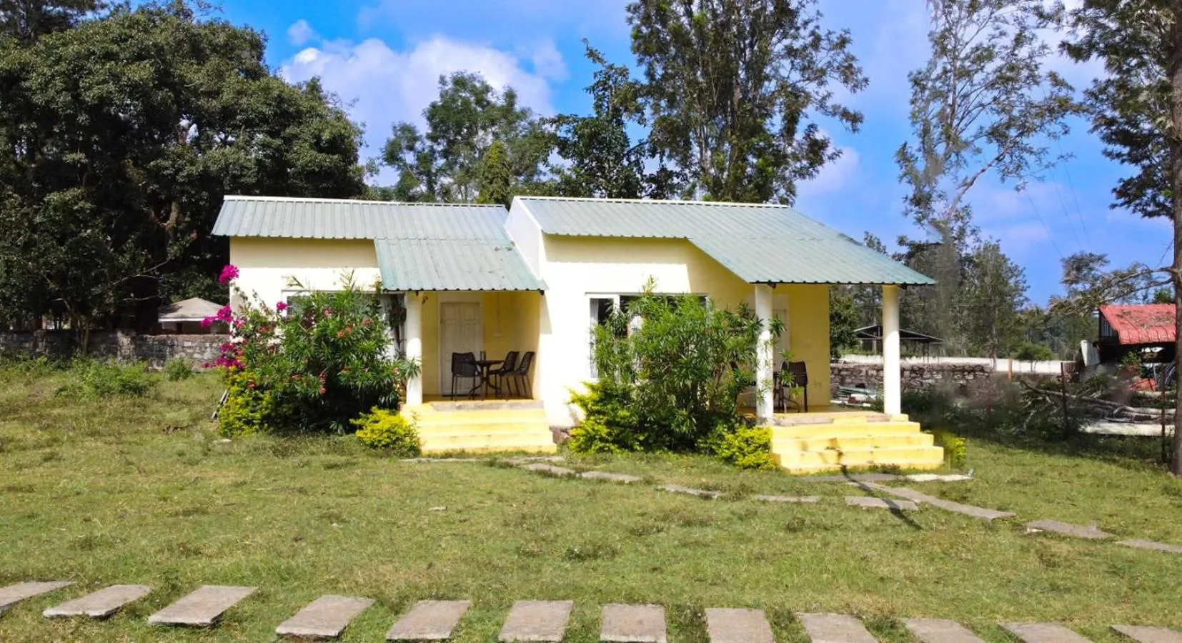 Deluxe King Studio in River Valley Resort