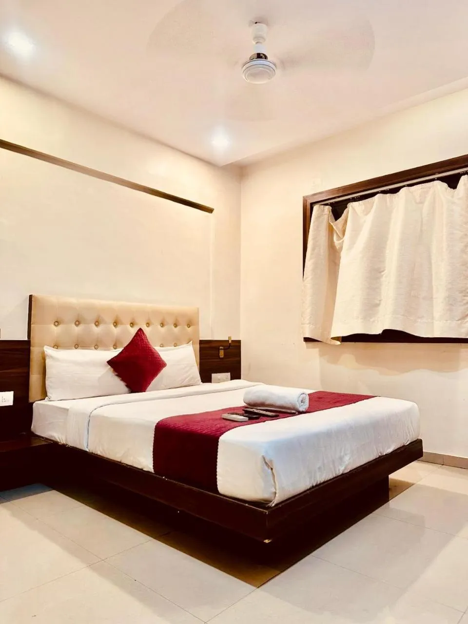 Superior Double Room in Hotel Mumbai International