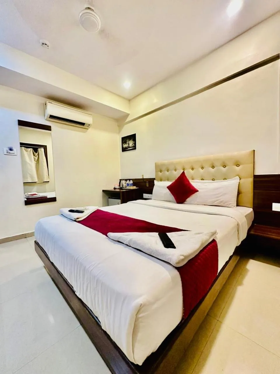 Standard Double Room in Hotel Mumbai International