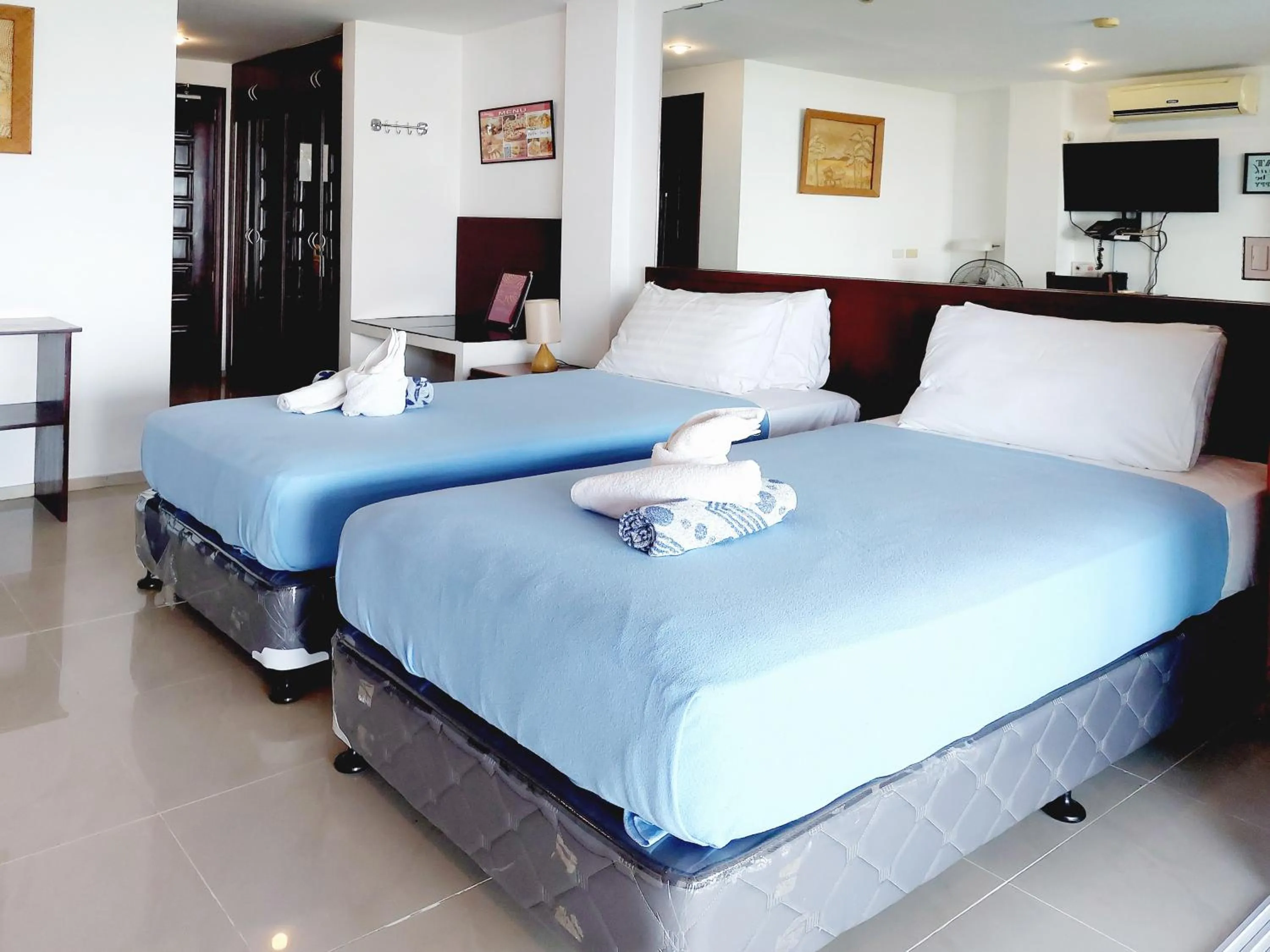 Deluxe Twin Room in Bohol Vantage Resort