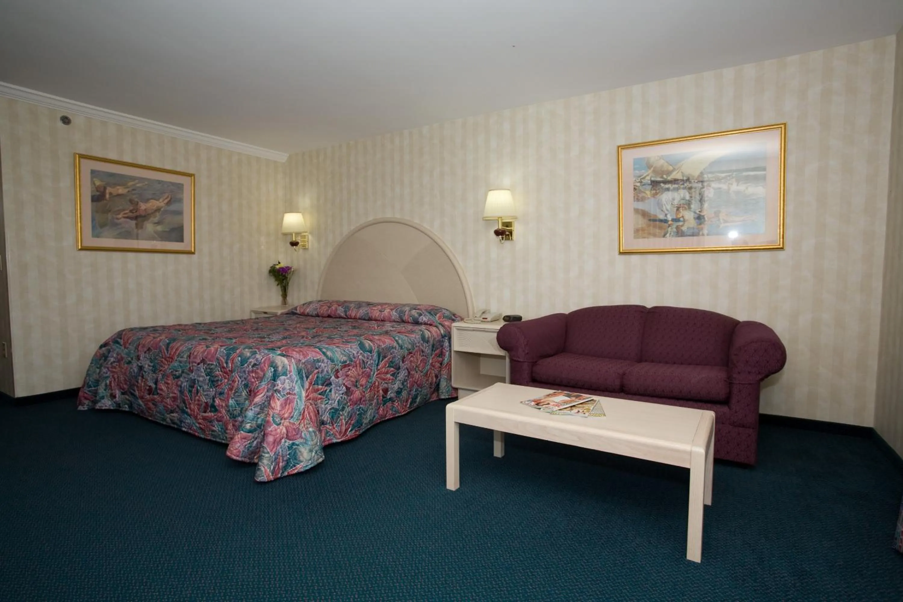 Junior Suite with Balcony in Winnapaug Inn