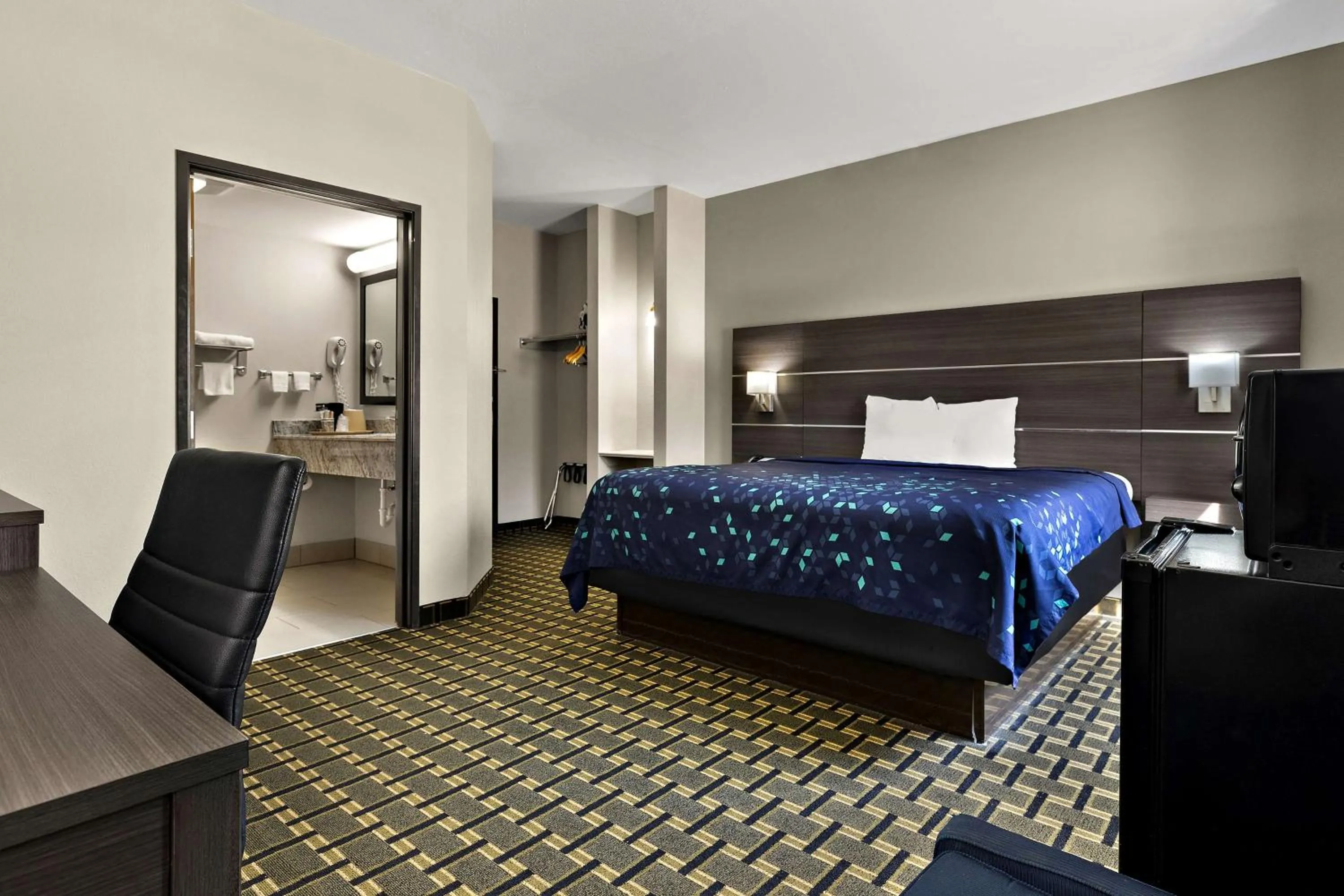 King Room in SureStay Plus Hotel by Best Western Tulsa East