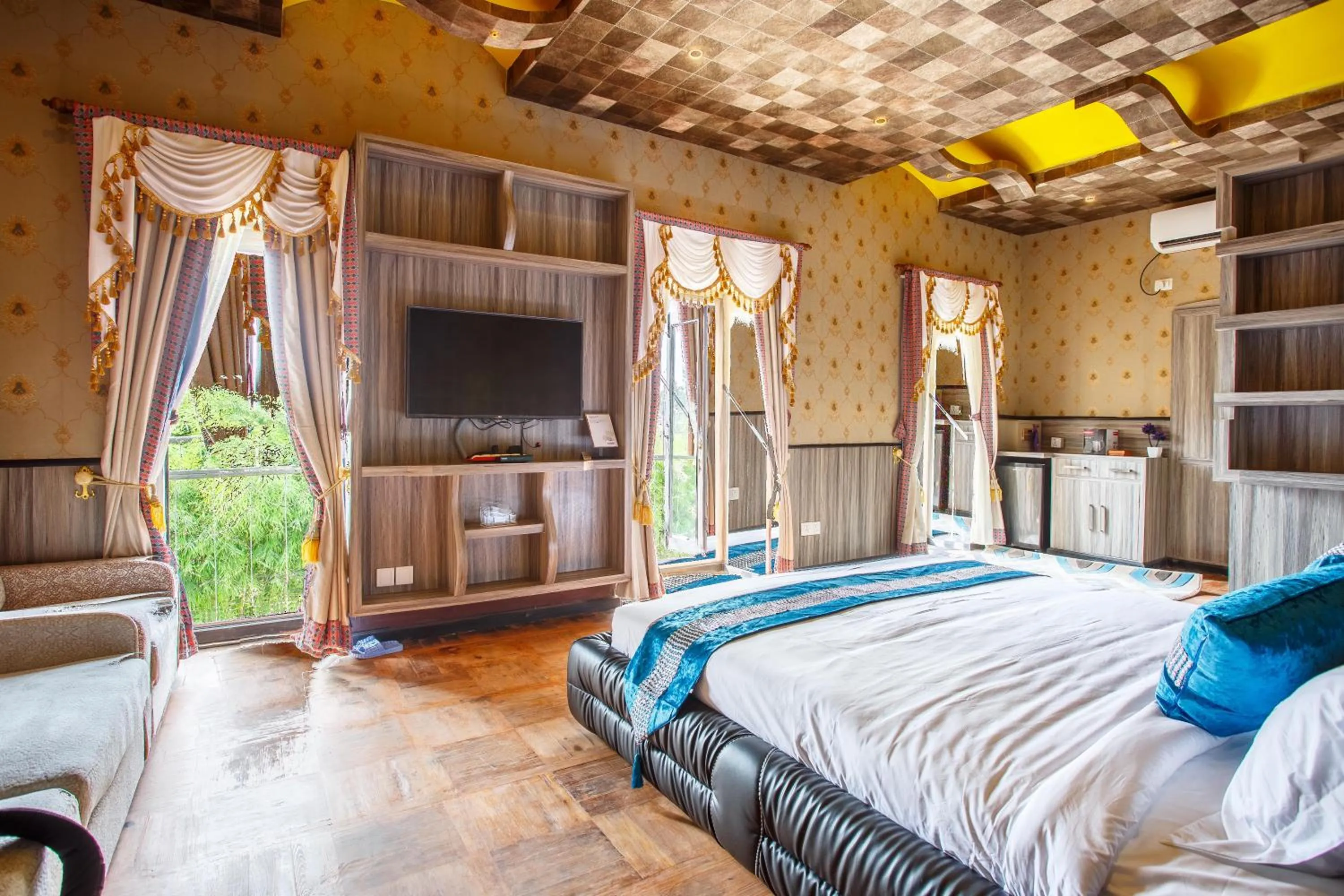 Superior Double Room - single occupancy in Royal Empire Boutique Hotel