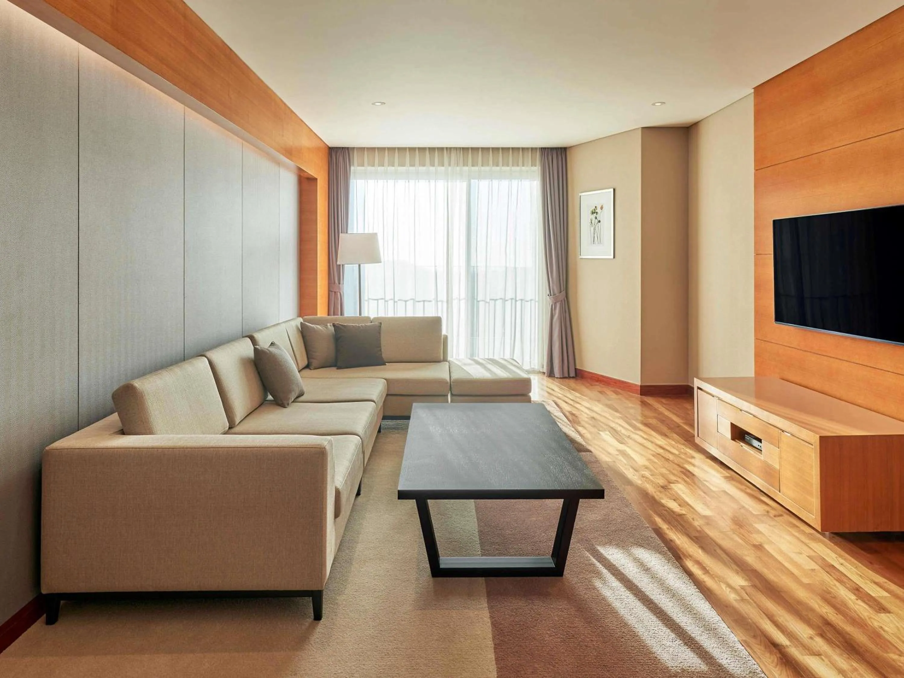 Deluxe Suite in Mercure Ambassador Jeju