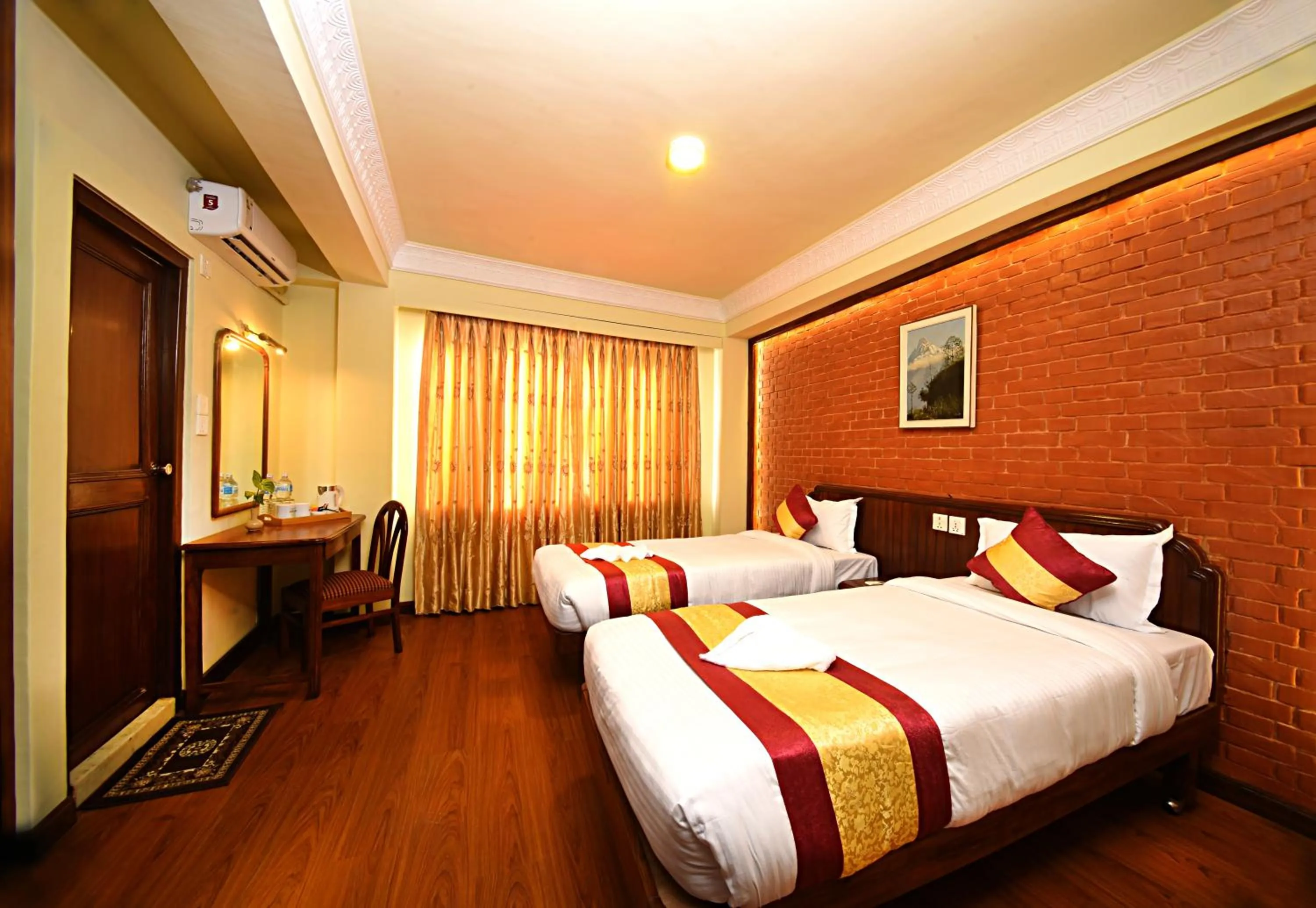Deluxe Double or Twin Room with Bathtub - single occupancy in Nirvana Boutique Hotel