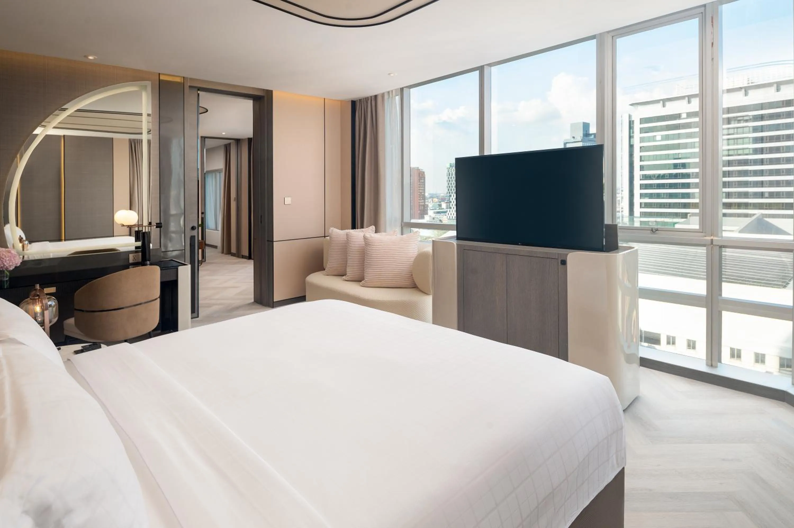Two Bedroom Grand Suite in Pathumwan Princess Hotel