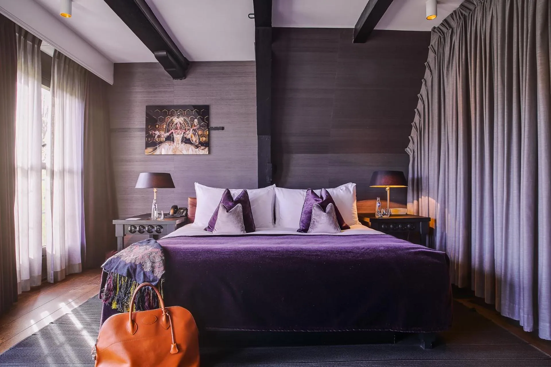 Executive Suite in Canal House