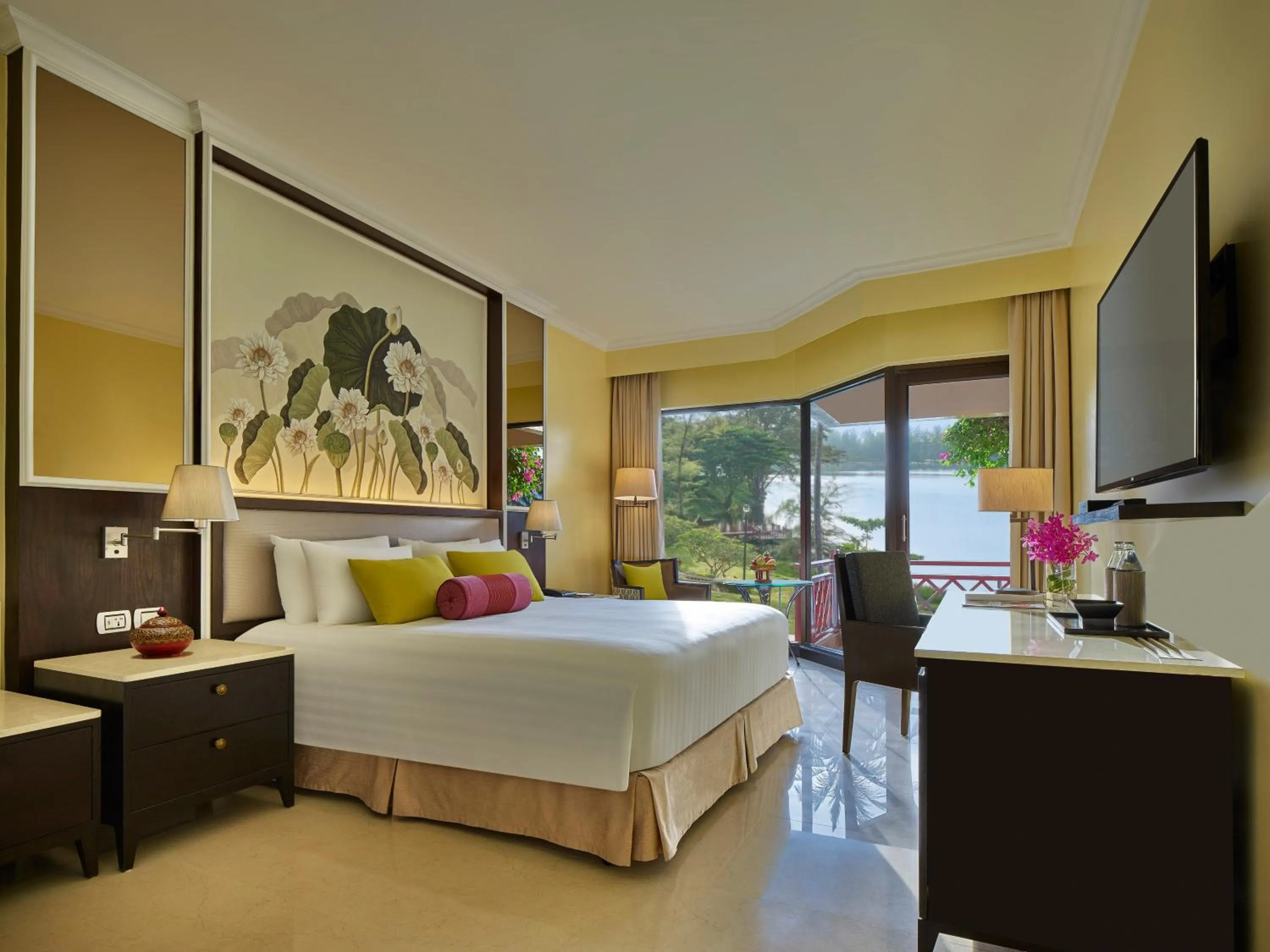 Deluxe Lagoon View Twin in Dusit Thani Laguna Phuket