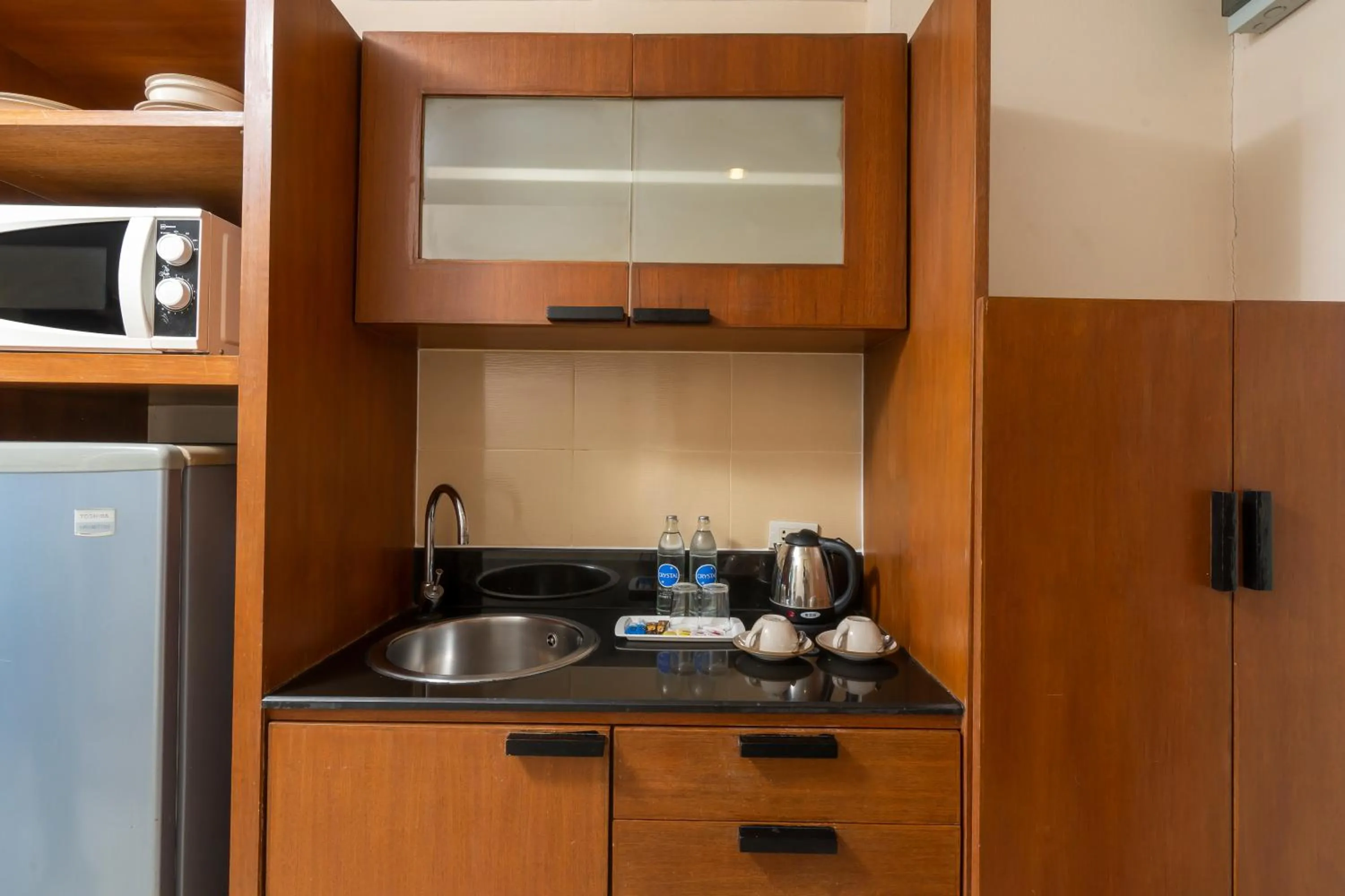 Deluxe Pool Access Twin King - Pets Friendly in Bella Villa Cabana