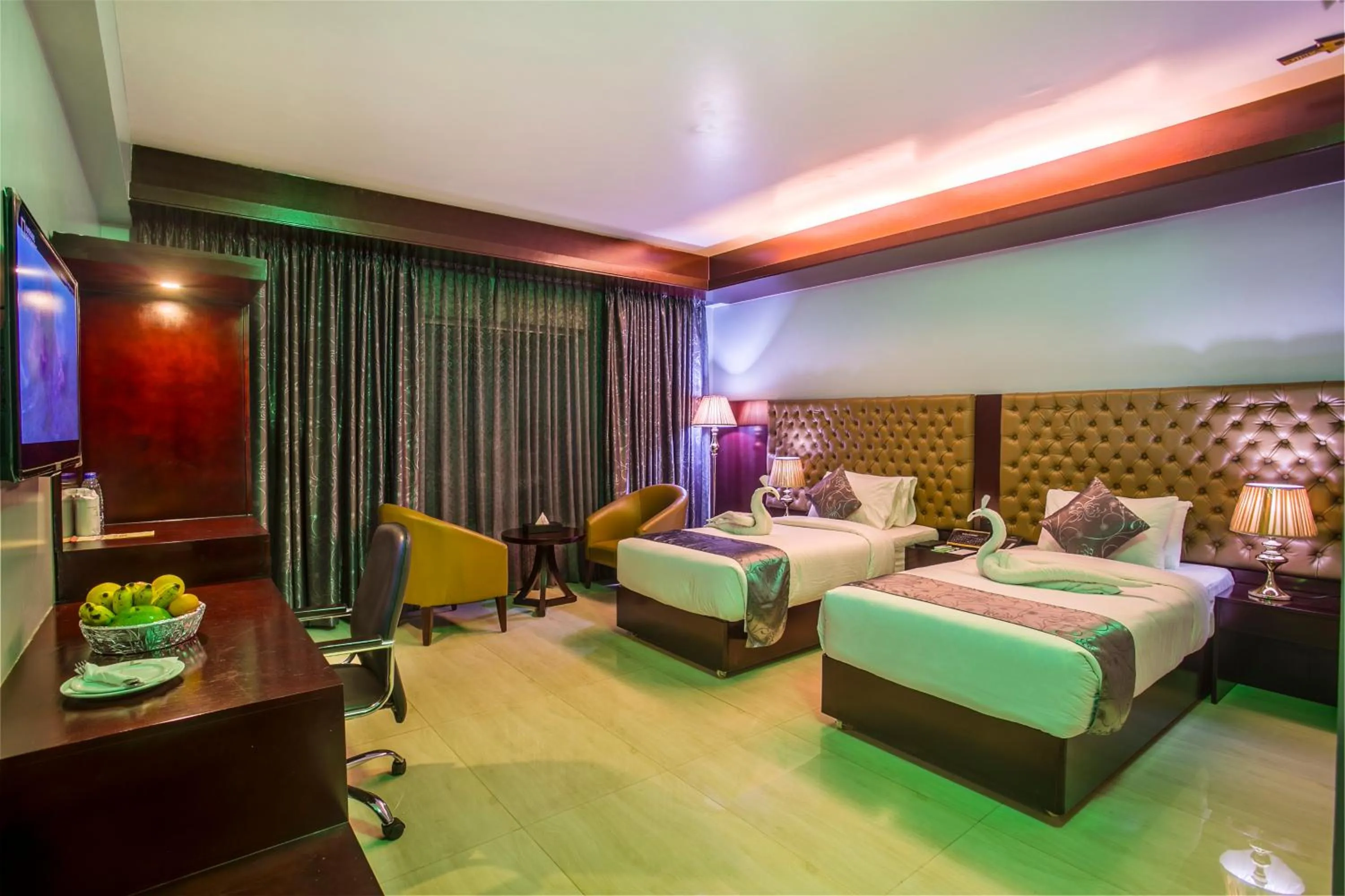 Deluxe Double or Twin Room with Pool Access in Momo Inn