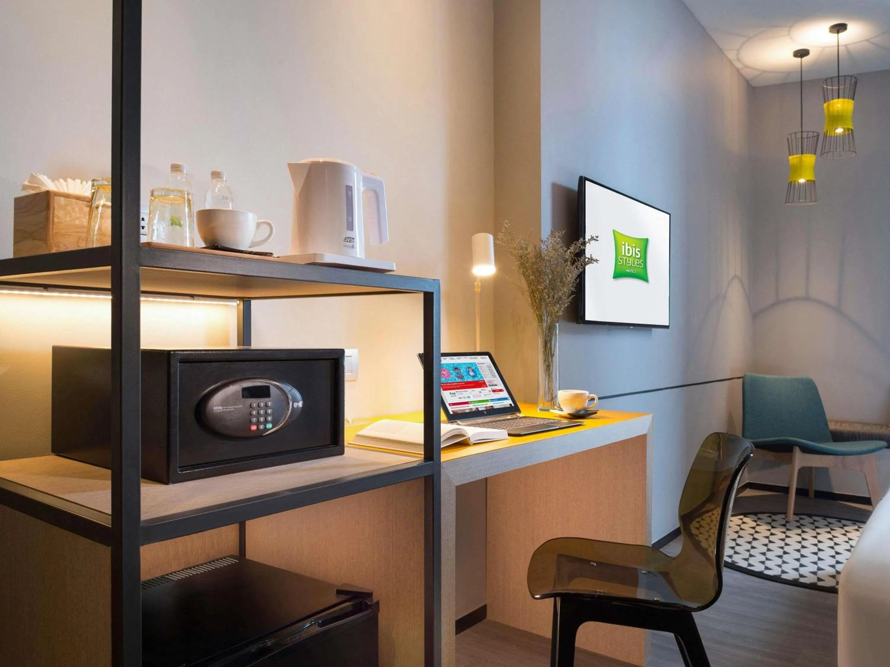 Family Room with One King Bed and One Bunk Bed in ibis Styles Bangkok Sukhumvit Phra Khanong