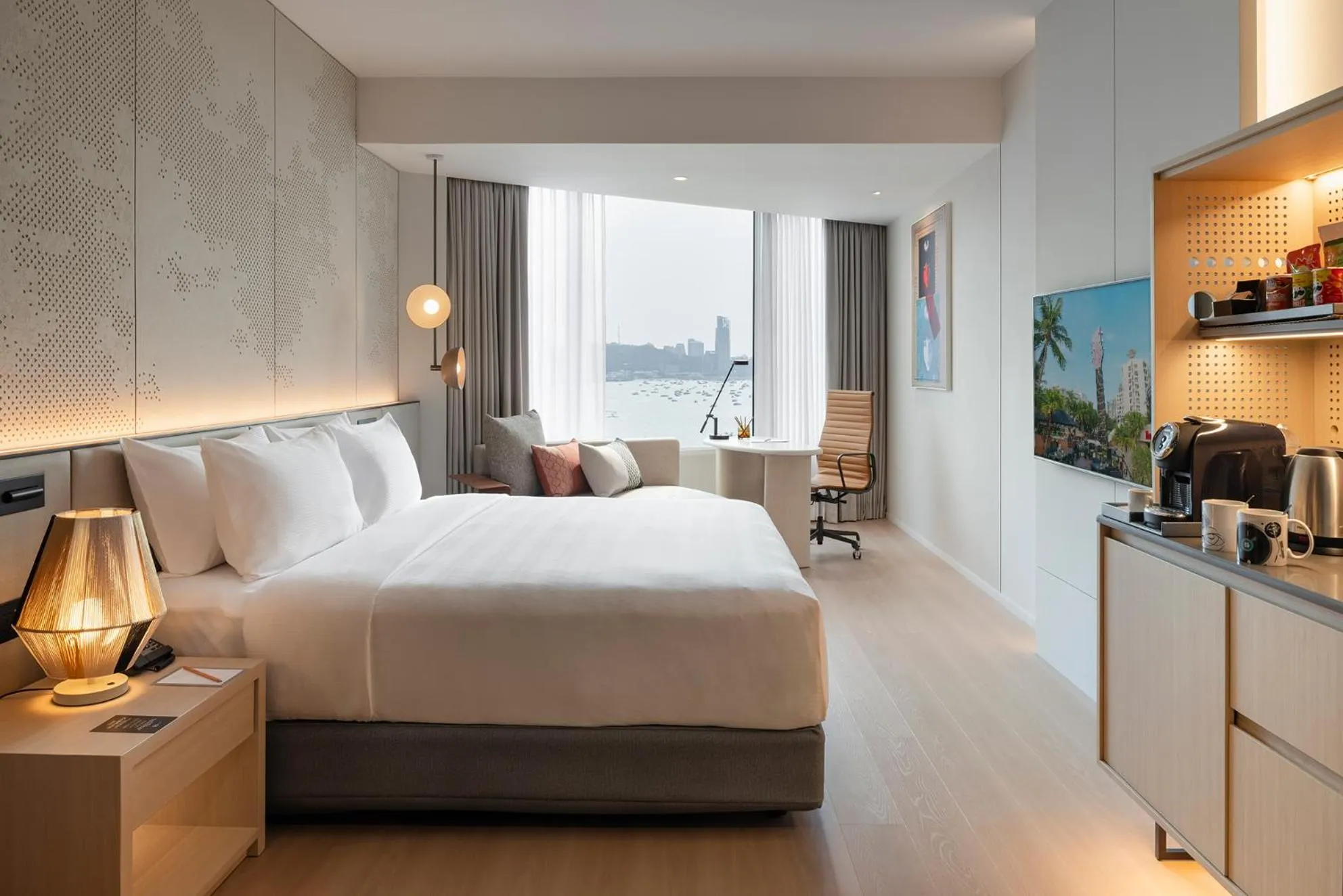 Rock Royalty Sea View - Newly Renovated in Hard Rock Hotel Pattaya