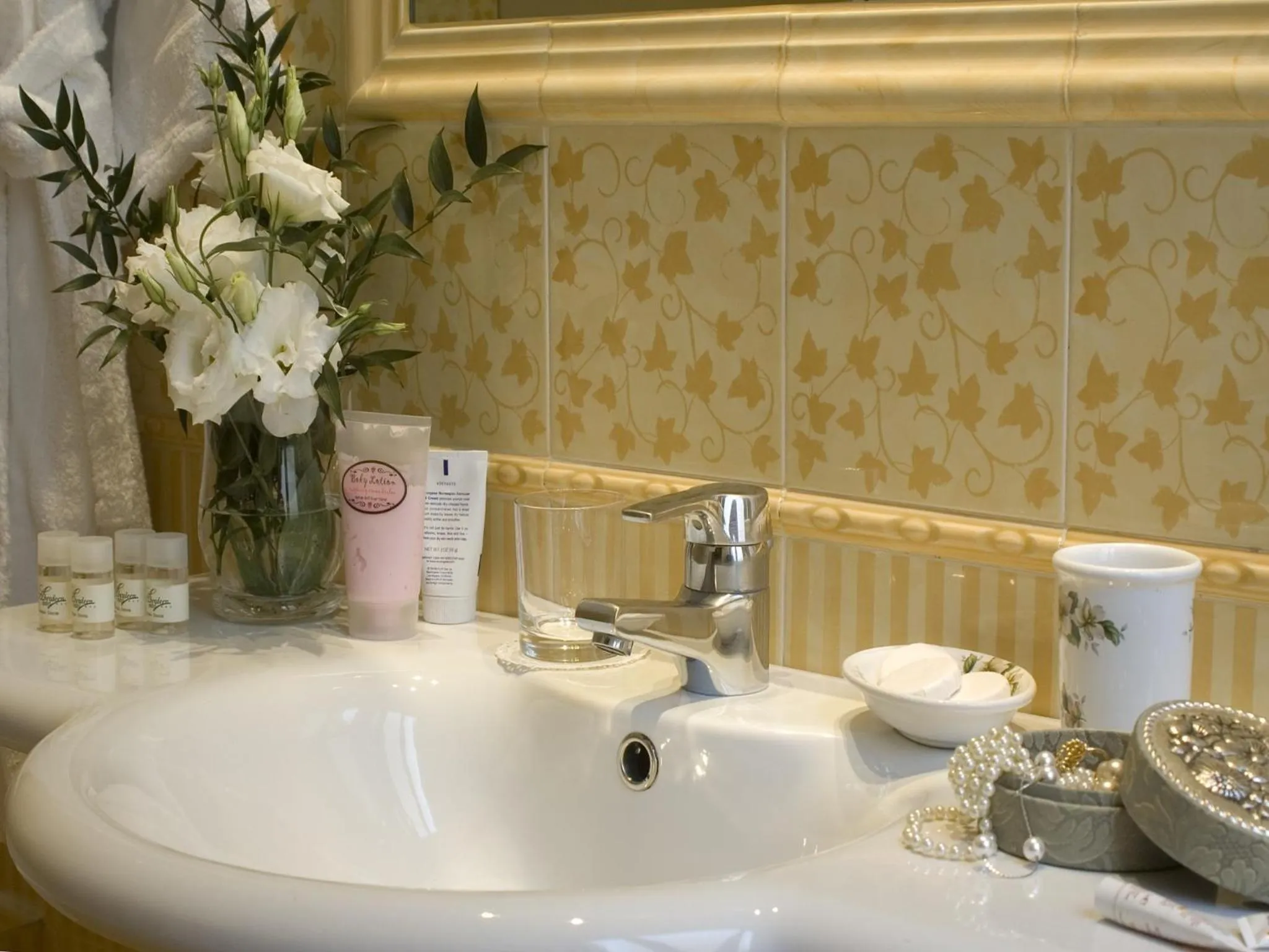 Single Room in Hotel Aberdeen