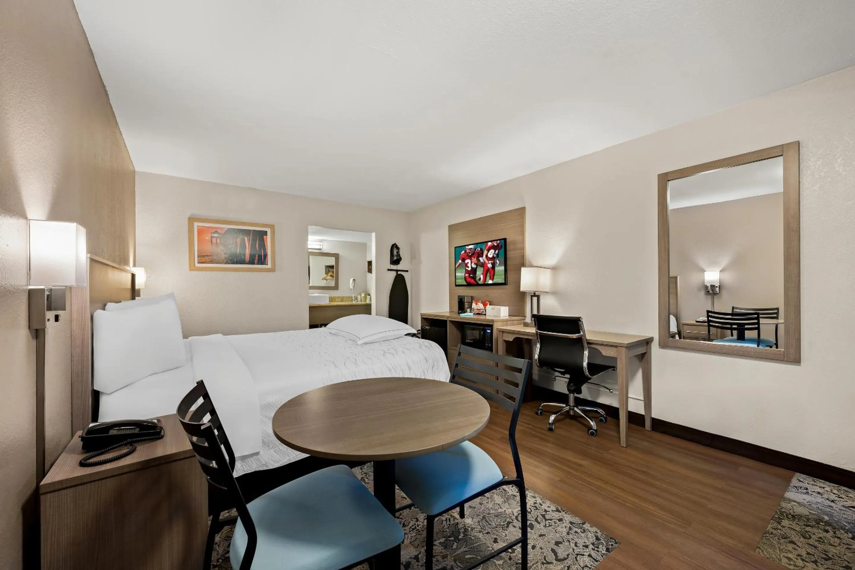 Premium King Room Smoke Free (Upgraded Bedding & Snack) in Red Roof Inn PLUS+ & Suites Naples Downtown-5th Ave S