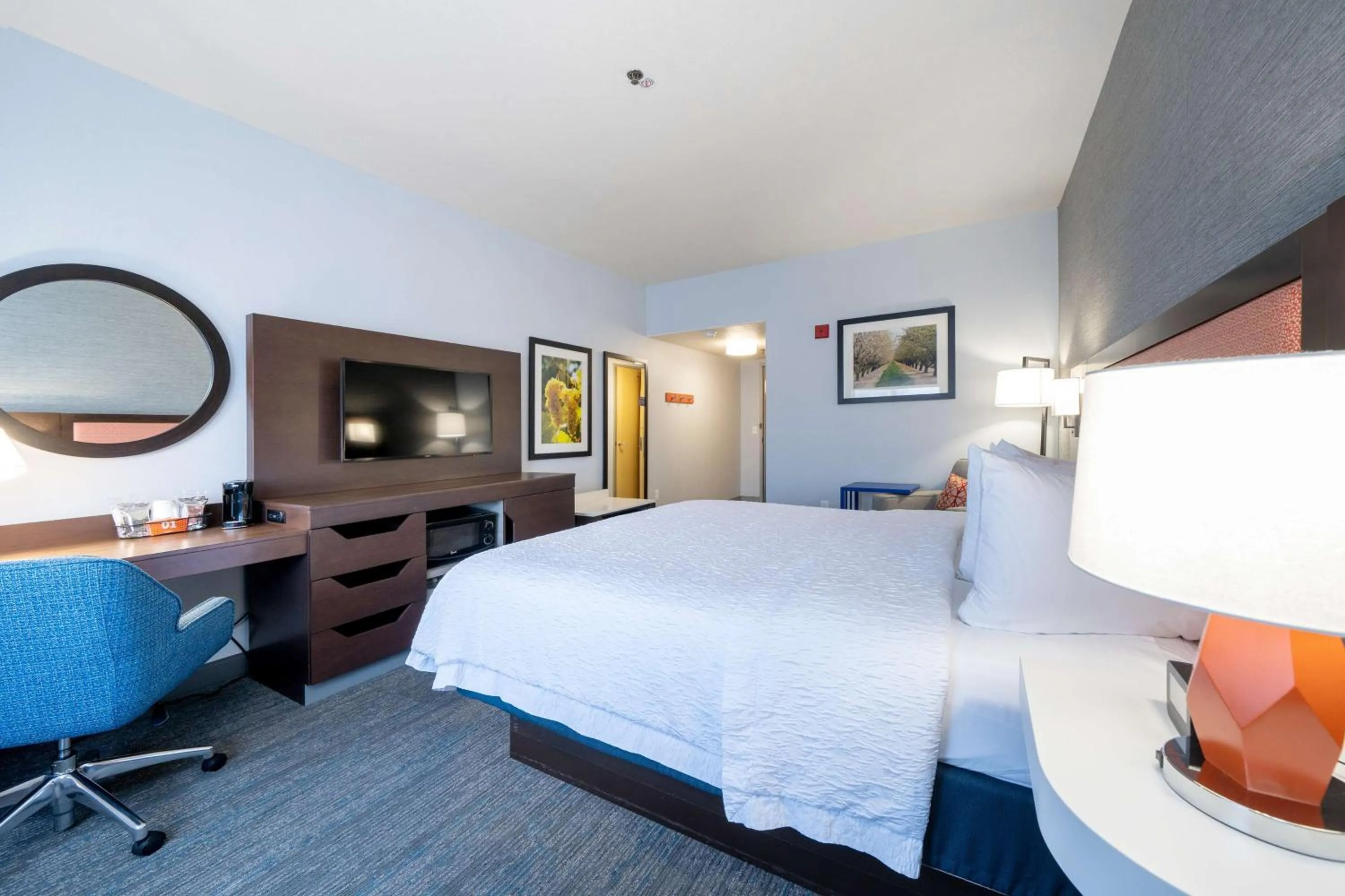 King Room with King Bed - Non-Smoking in Hampton Inn & Suites Modesto - Salida