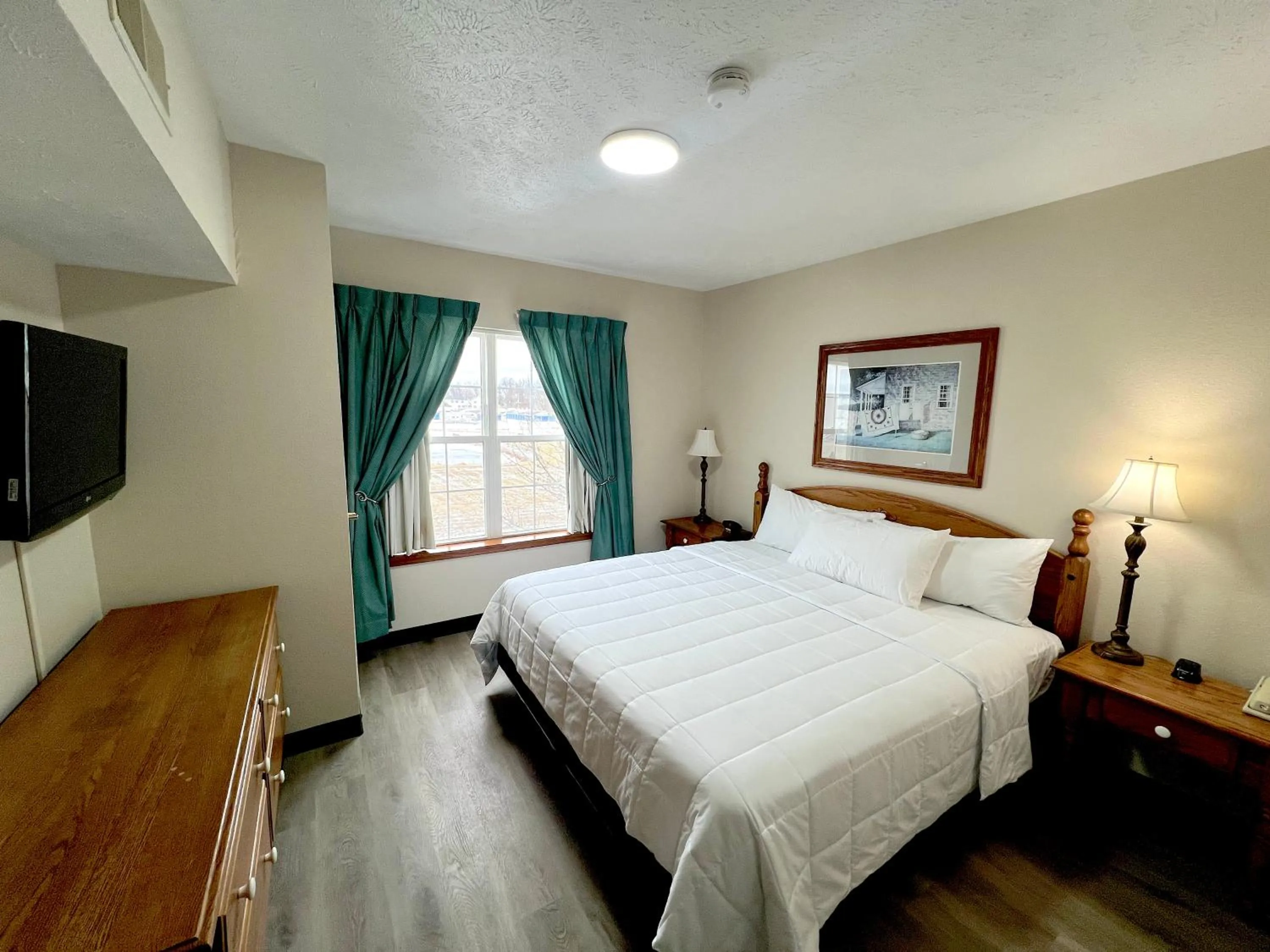 Standard King Room in Van Buren Hotel