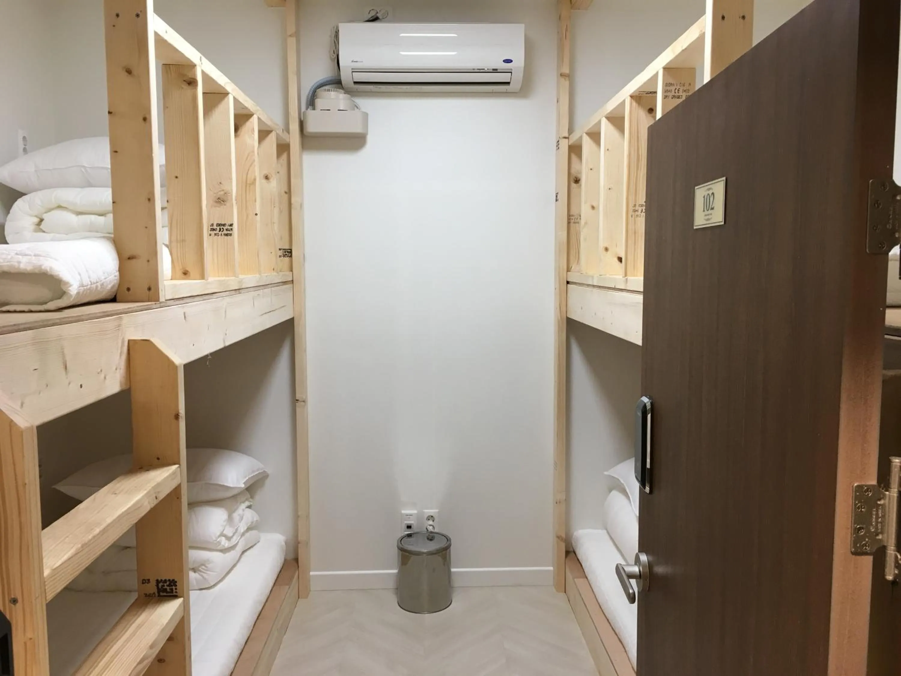 Bed in 4-Bed Female Dormitory Room in Hwadam Inn