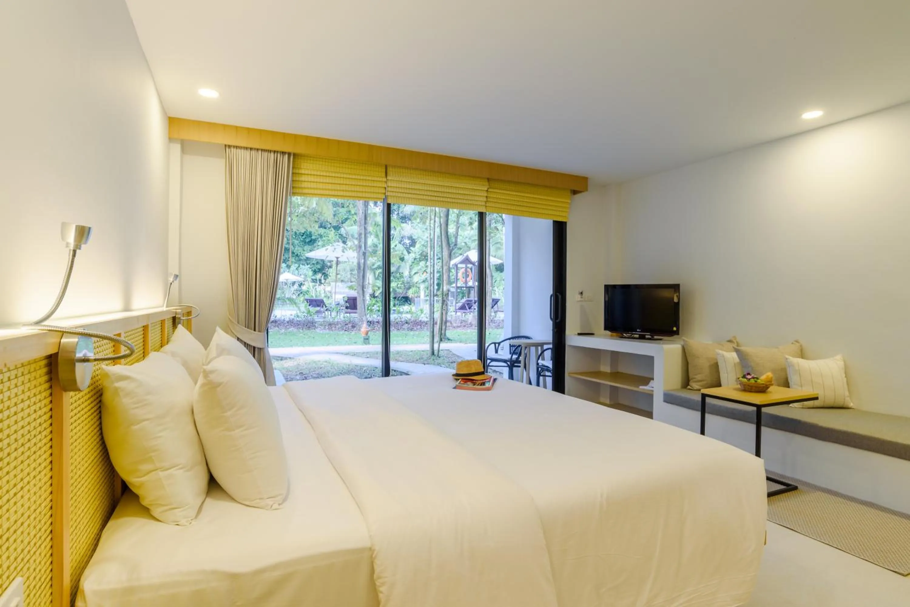 Grand Deluxe Triple Room in Paradise Beach Resort, Koh Samui - SHA Extra Plus
