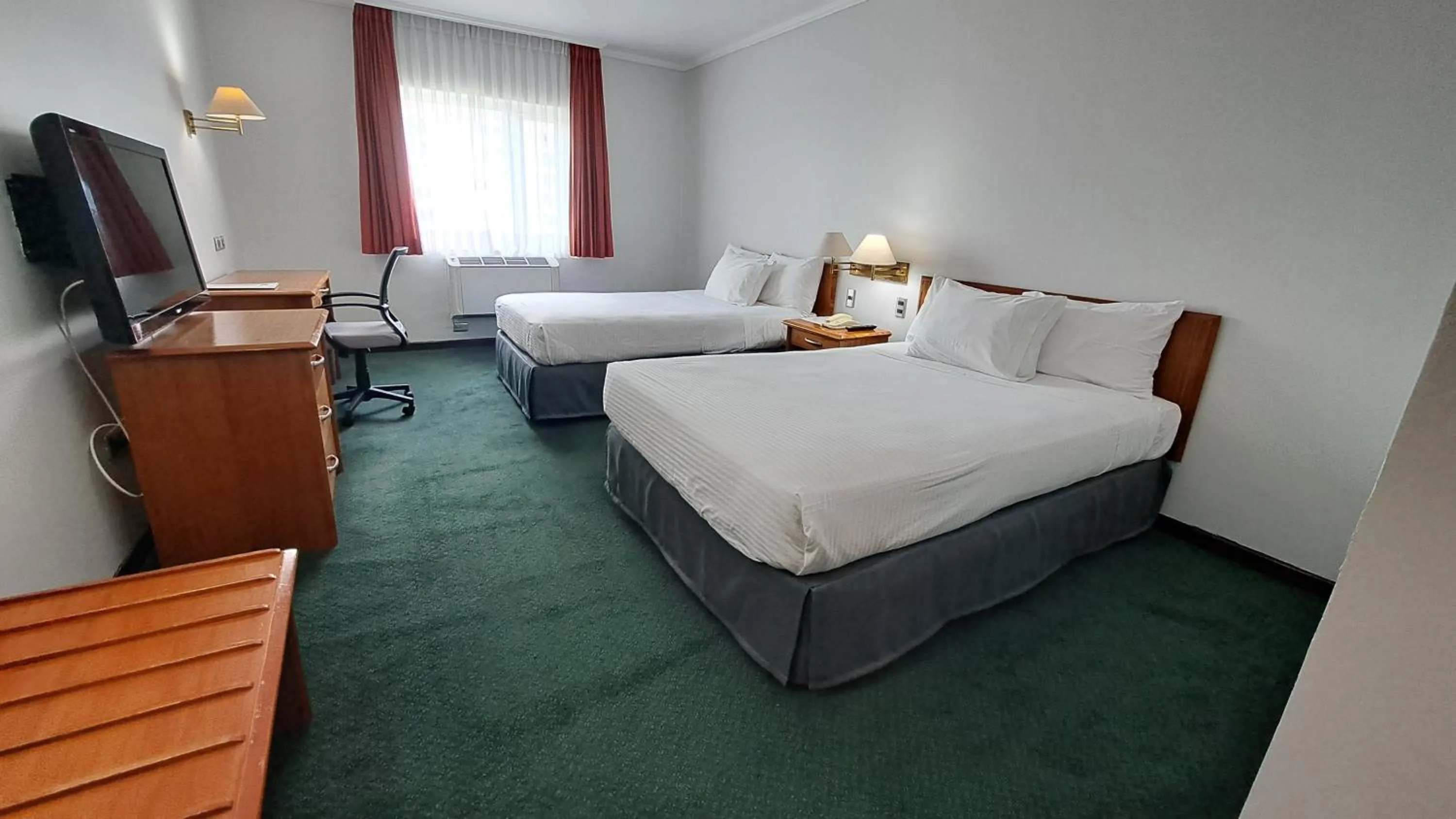 Queen Room with Two Queen Beds - single occupancy in Hotel Diego De Almagro Talca