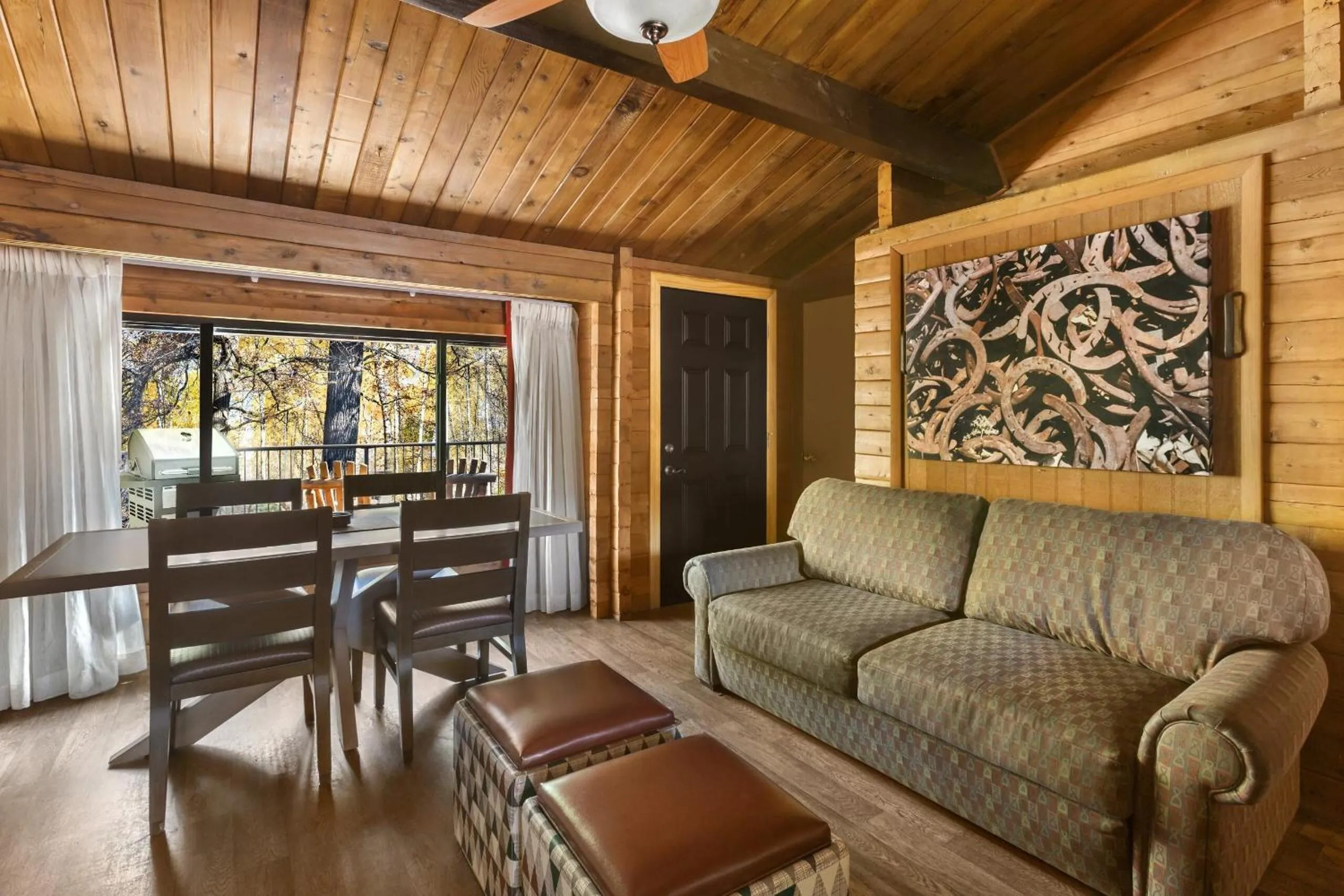 Two-Bedroom Suite in Kohl's Ranch Lodge